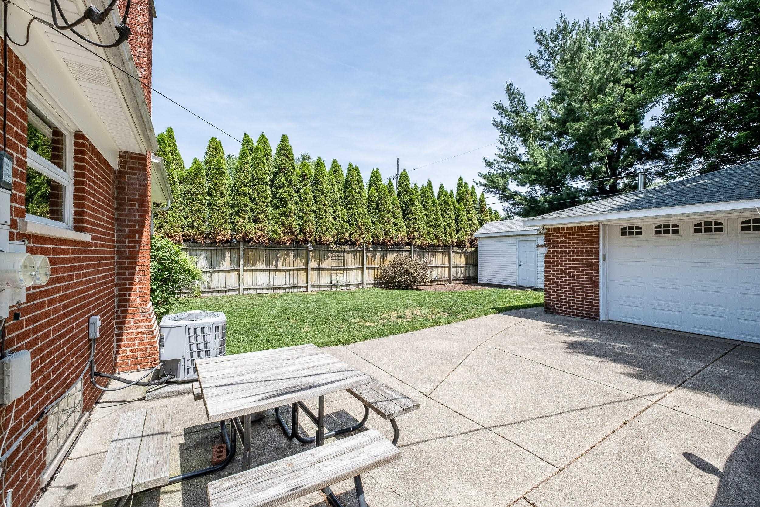 7368 Kubis Street