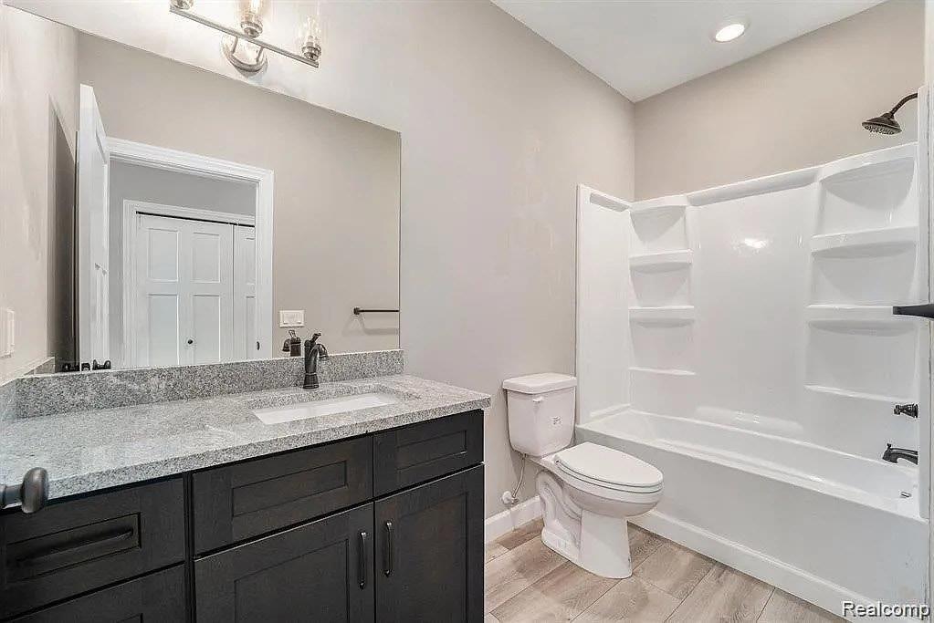 1251 E Woodward Heights Boulevard Unit 18