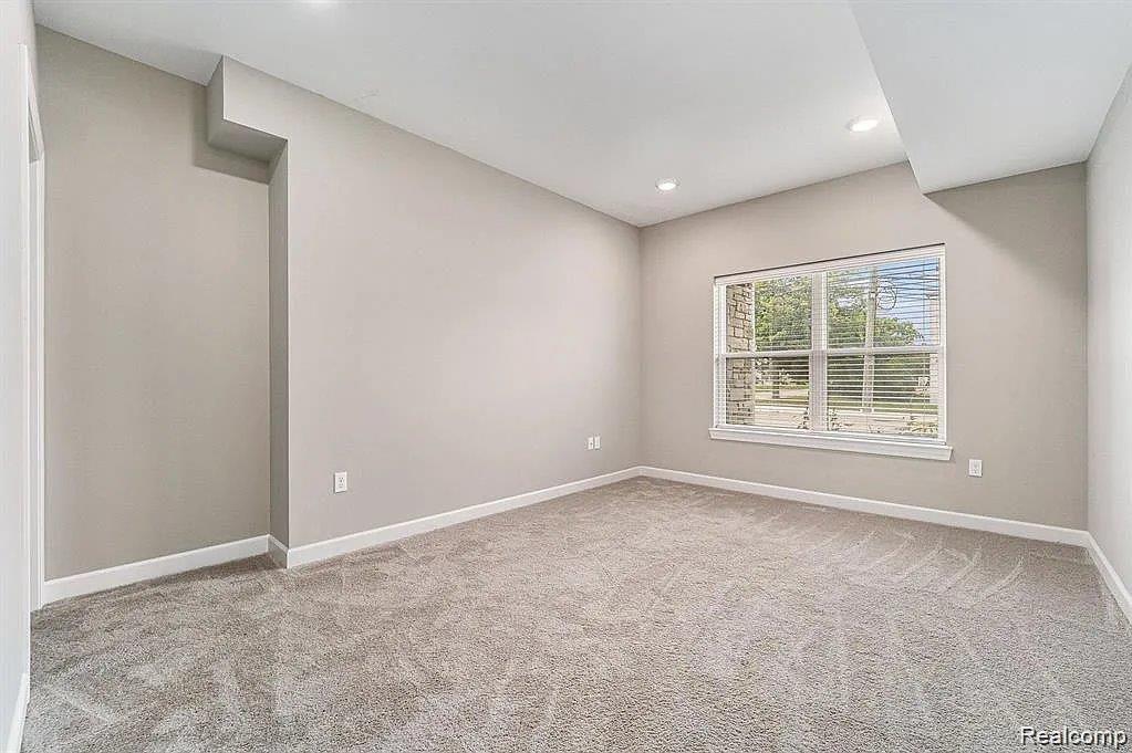 1251 E Woodward Heights Boulevard Unit 18