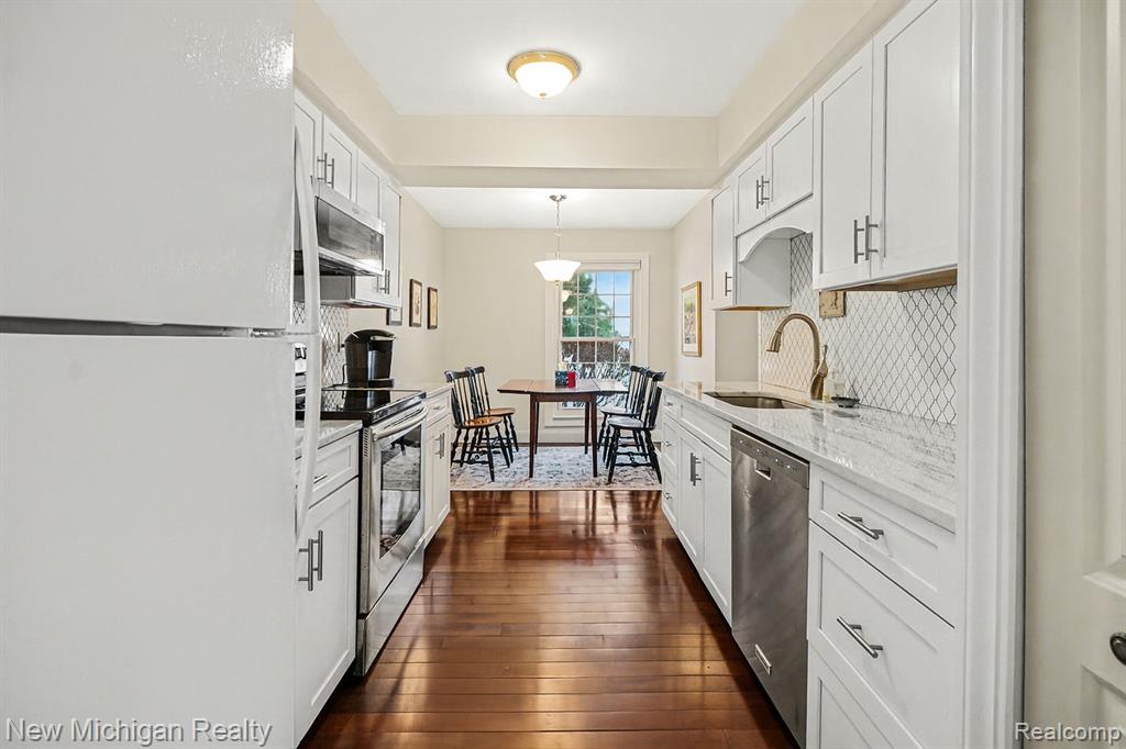 2270 Hillendale Drive