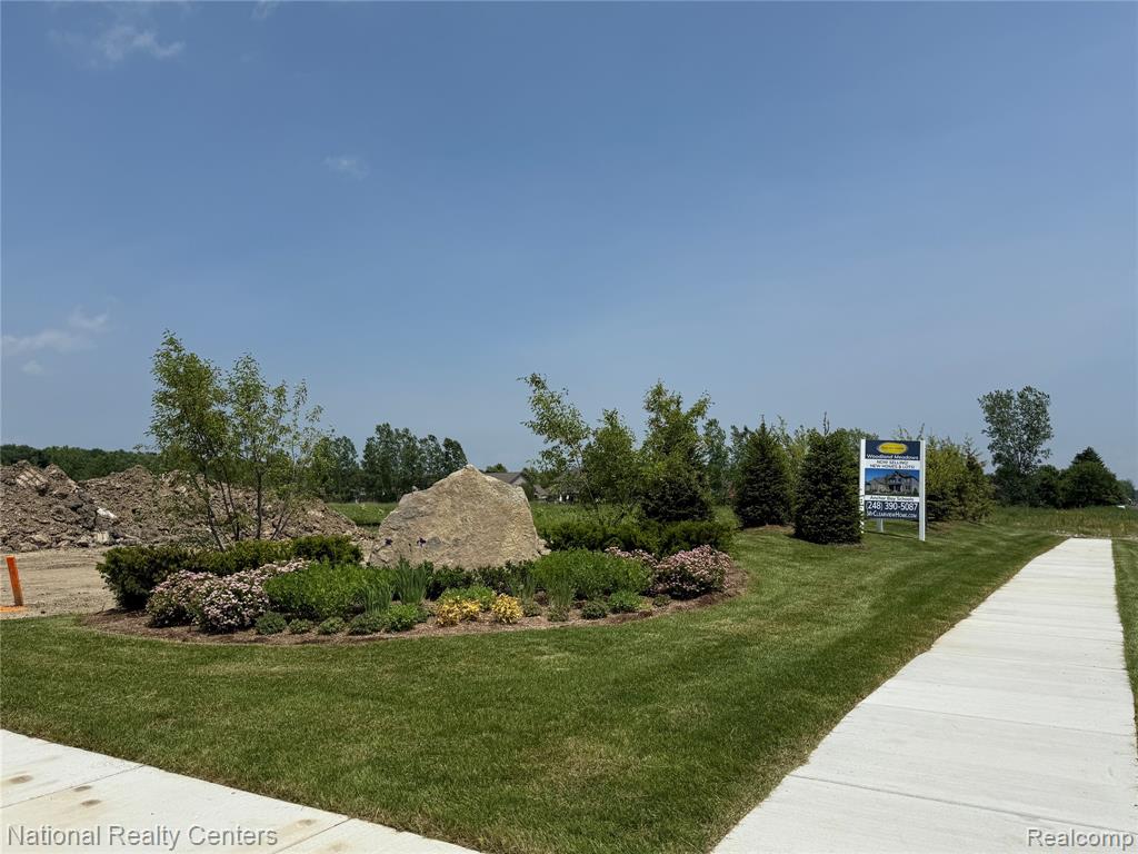 53207 Woodland Meadows