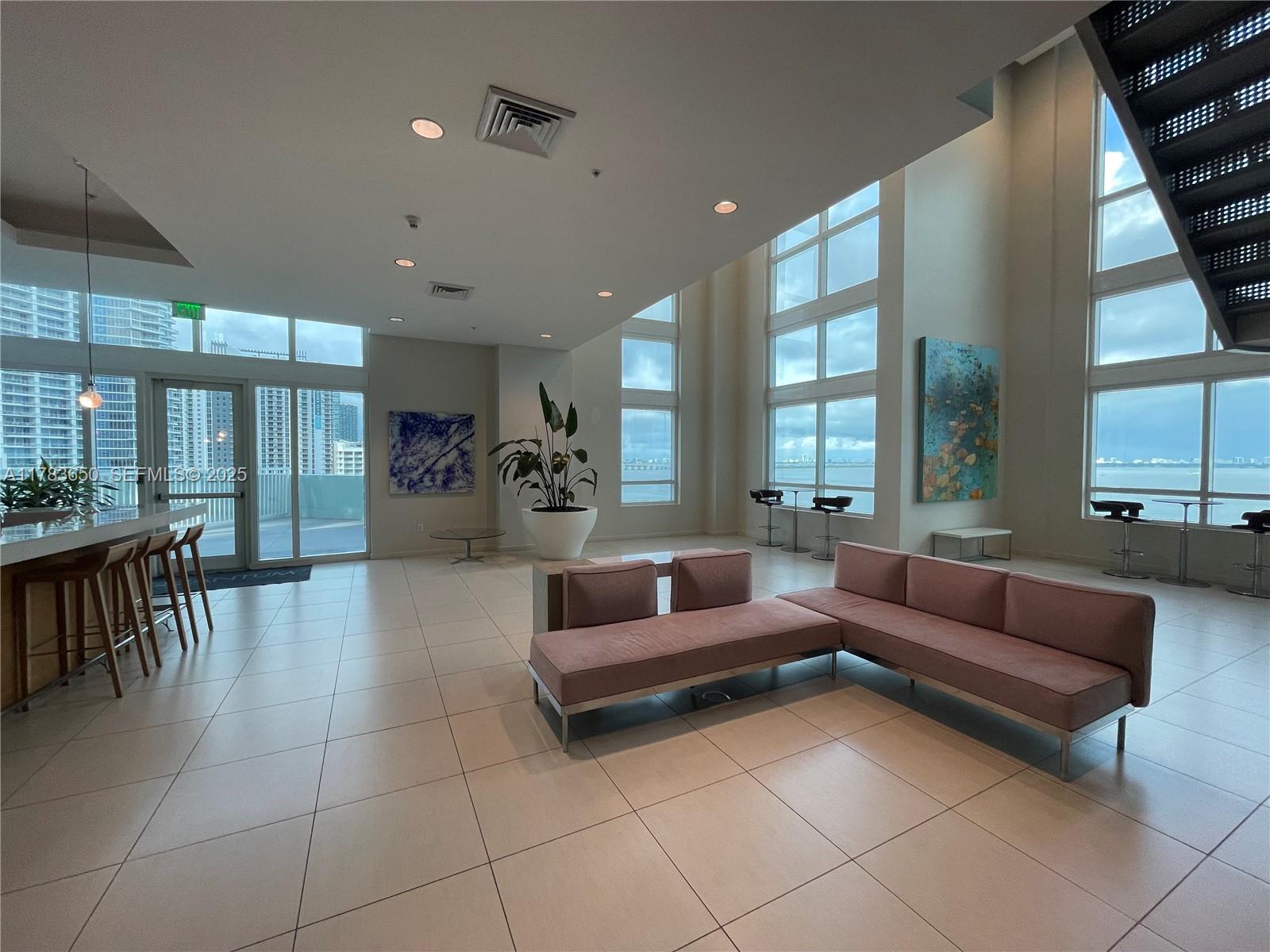 1900 N Bayshore Drive 2404