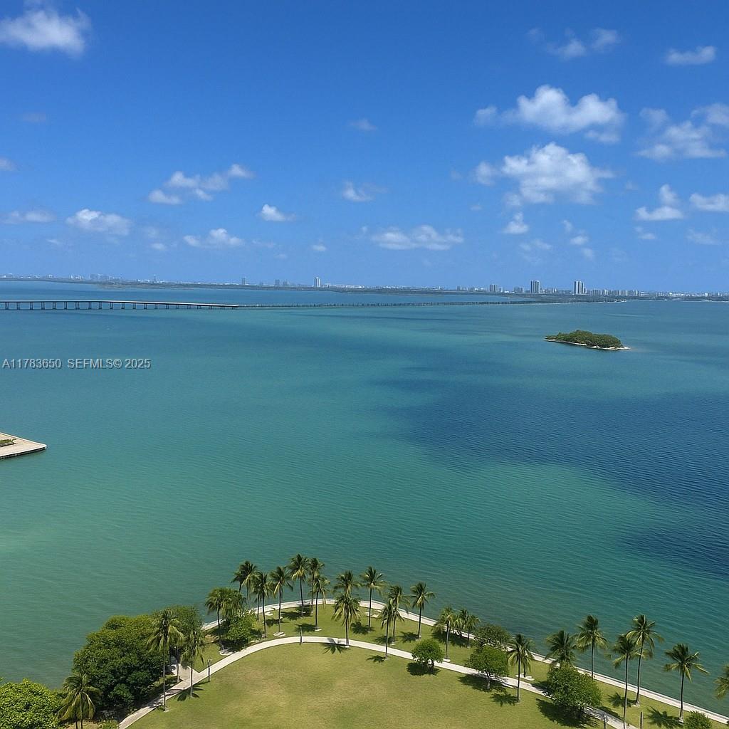 1900 N Bayshore Drive 2404