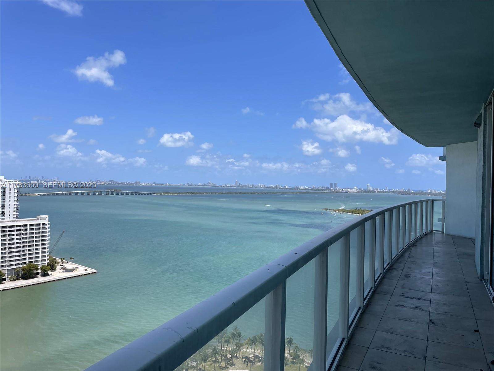 1900 N Bayshore Drive 2404