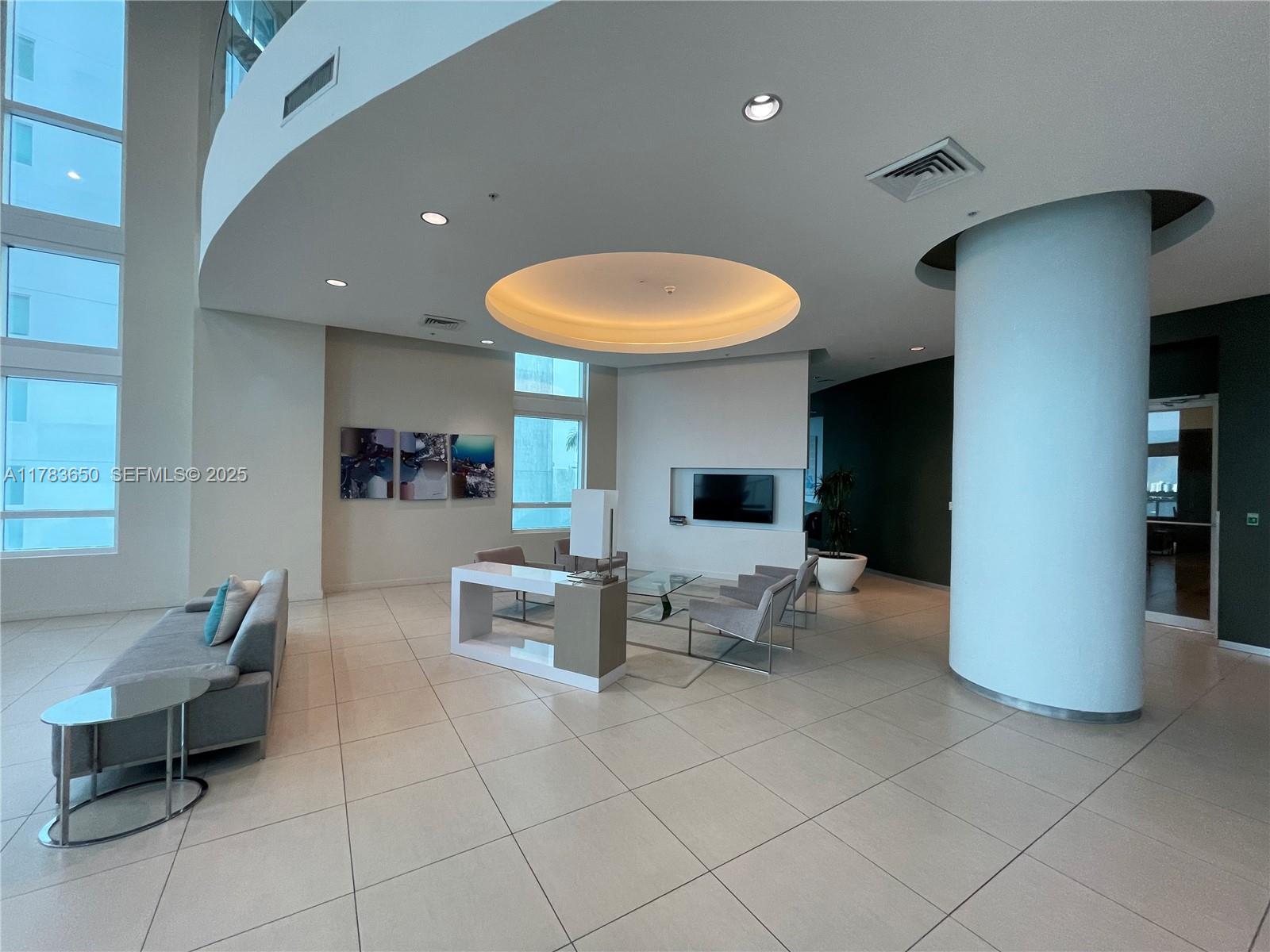 1900 N Bayshore Drive 2404