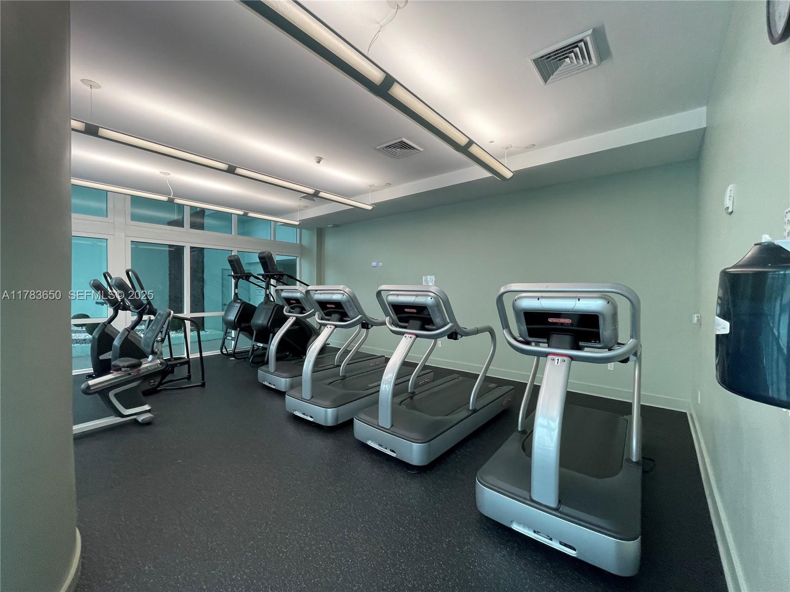 1900 N Bayshore Drive 2404