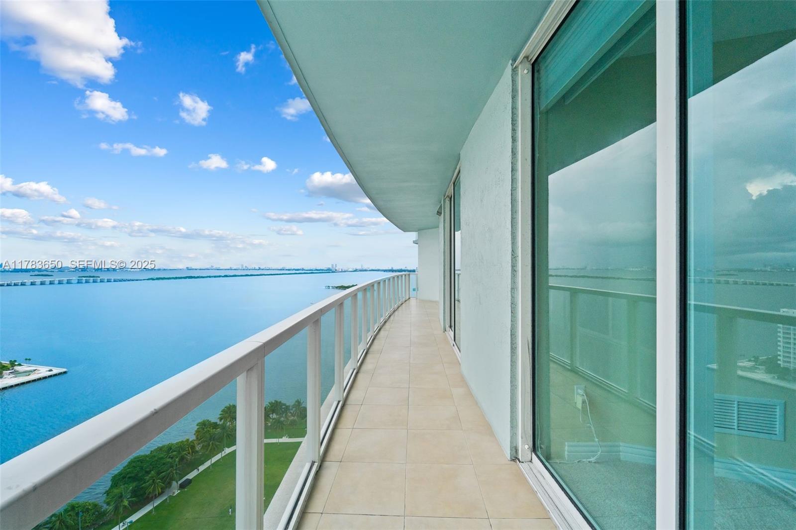 1900 N Bayshore Drive 2404