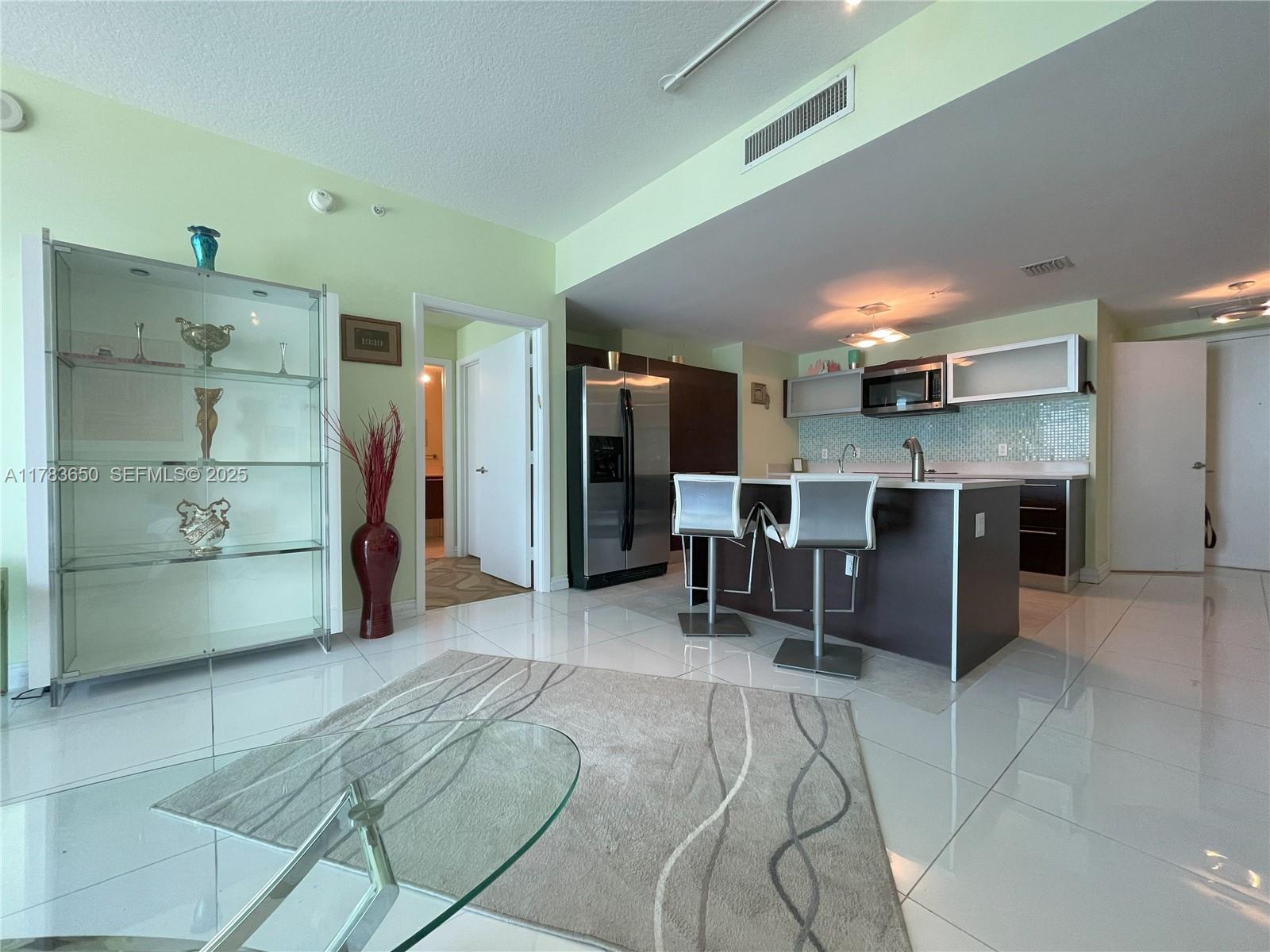 1900 N Bayshore Drive 2404