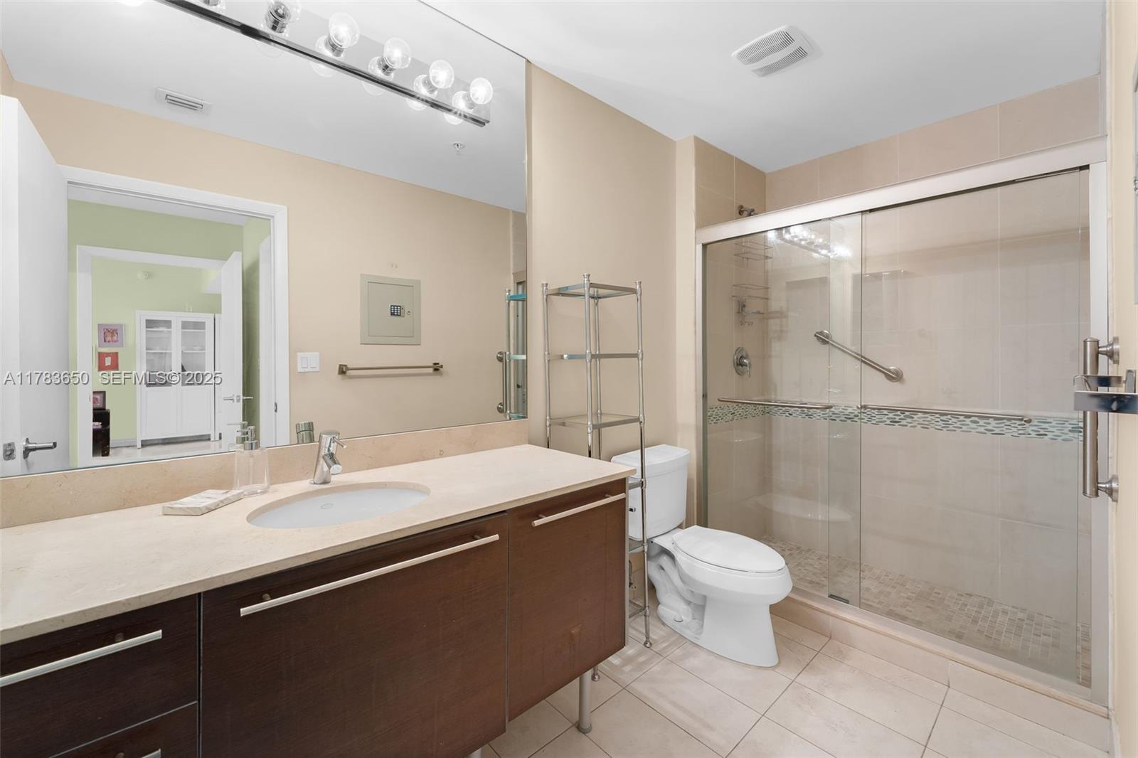 1900 N Bayshore Drive 2404