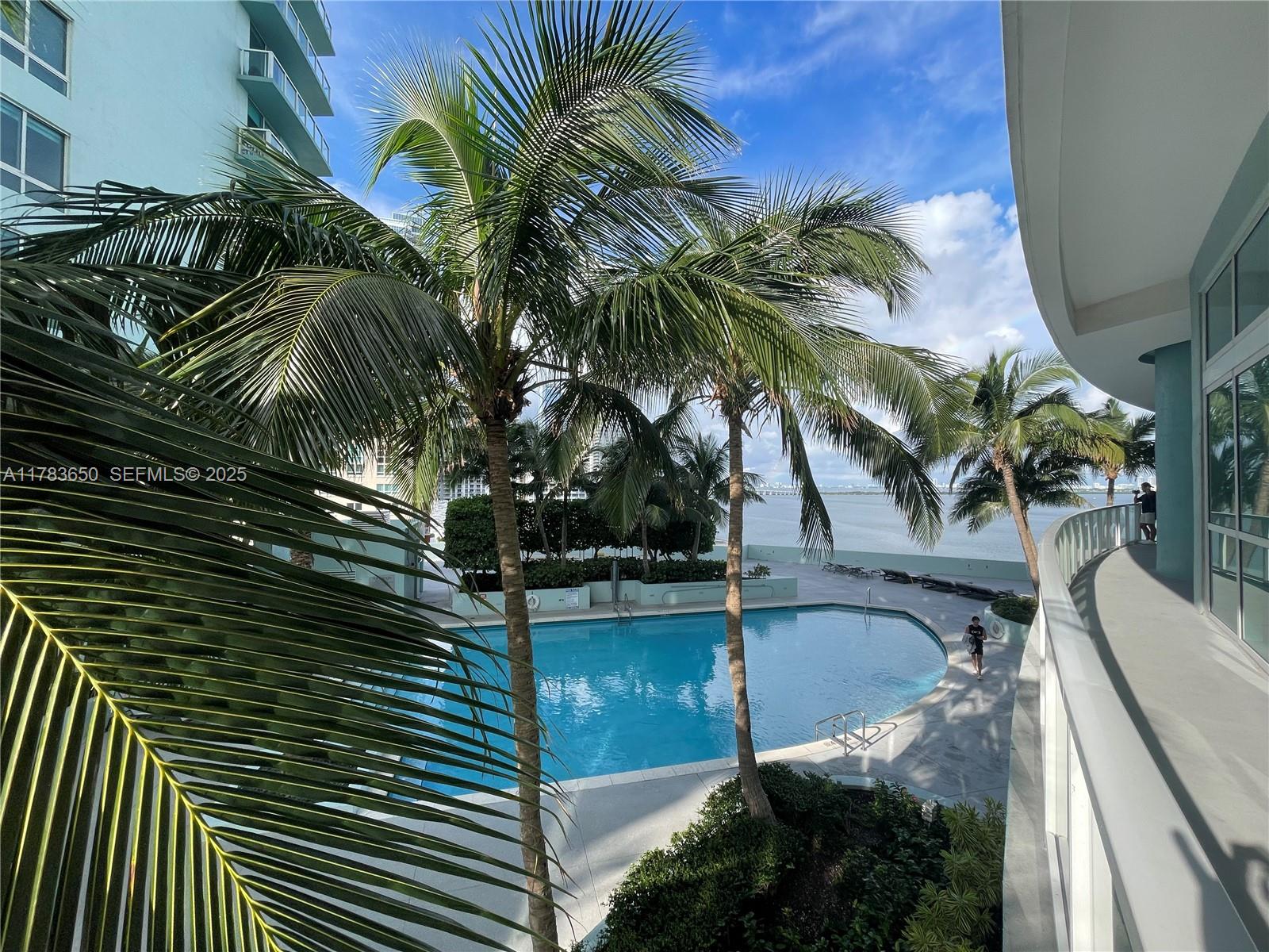 1900 N Bayshore Drive 2404