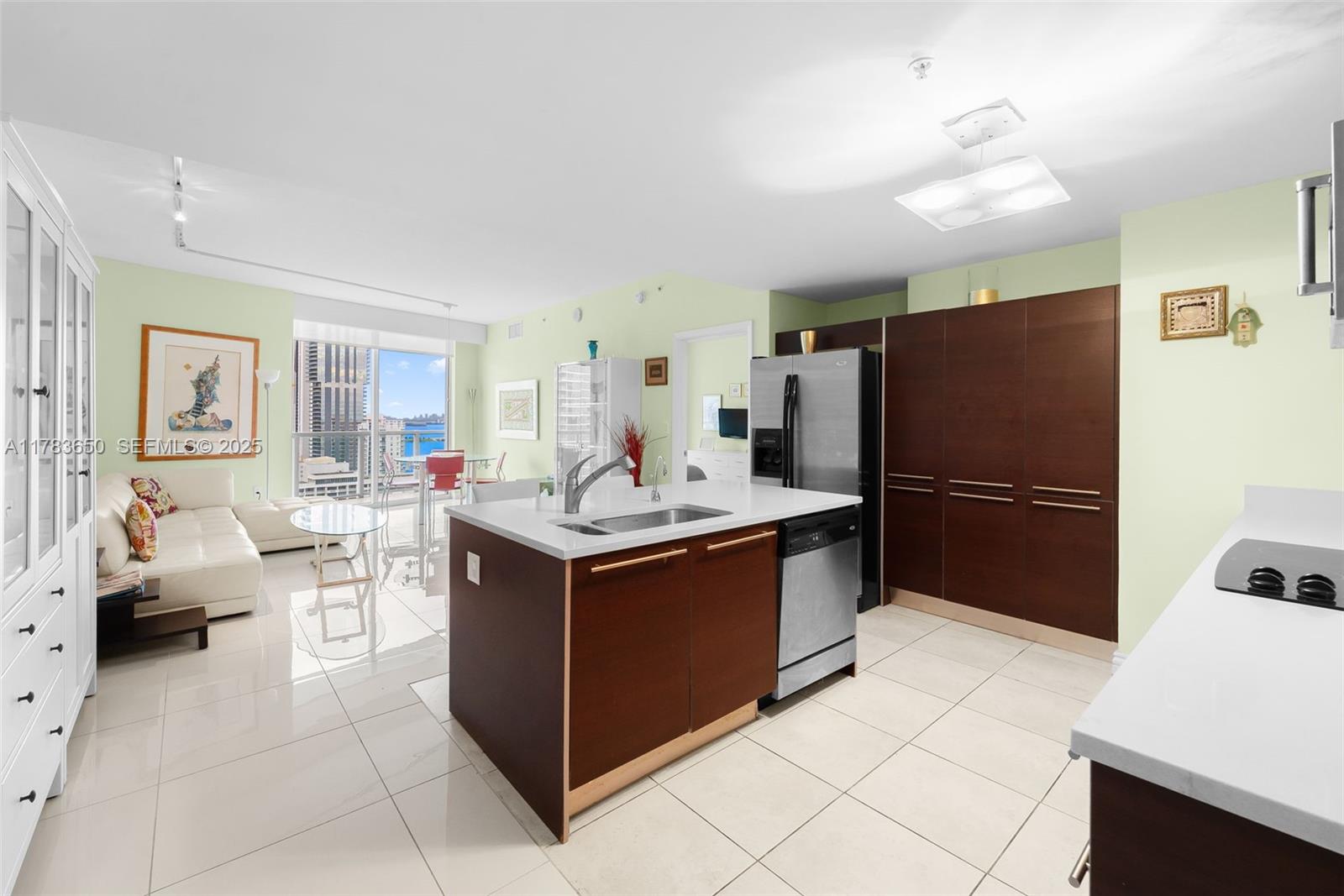 1900 N Bayshore Drive 2404