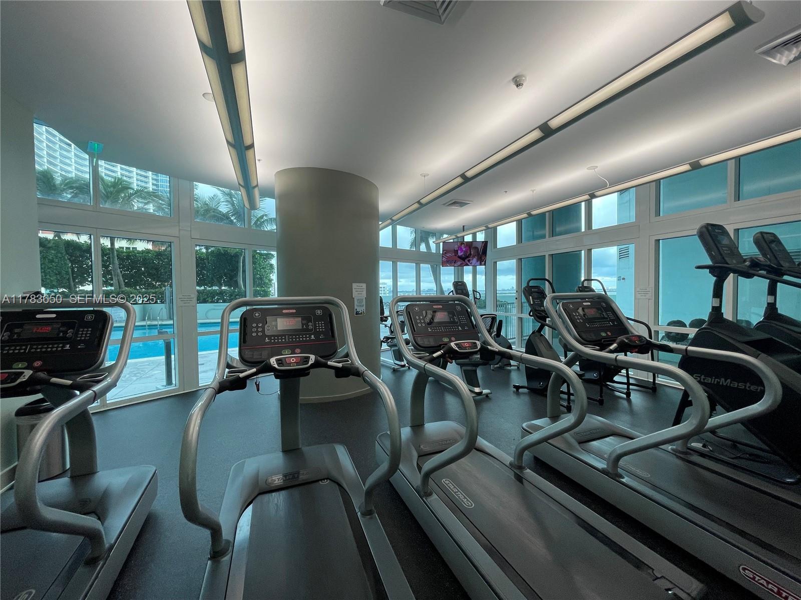 1900 N Bayshore Drive 2404