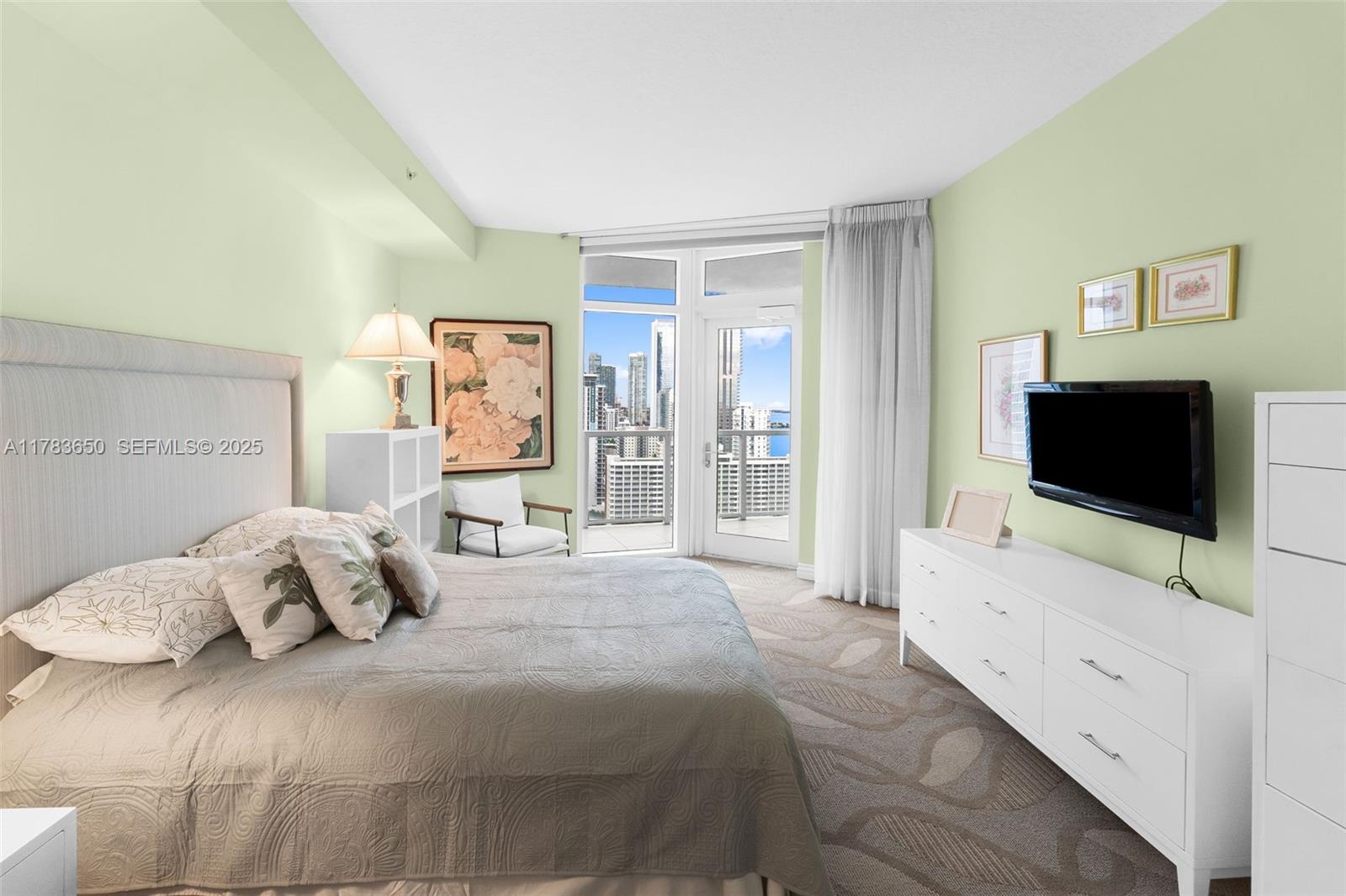 1900 N Bayshore Drive 2404