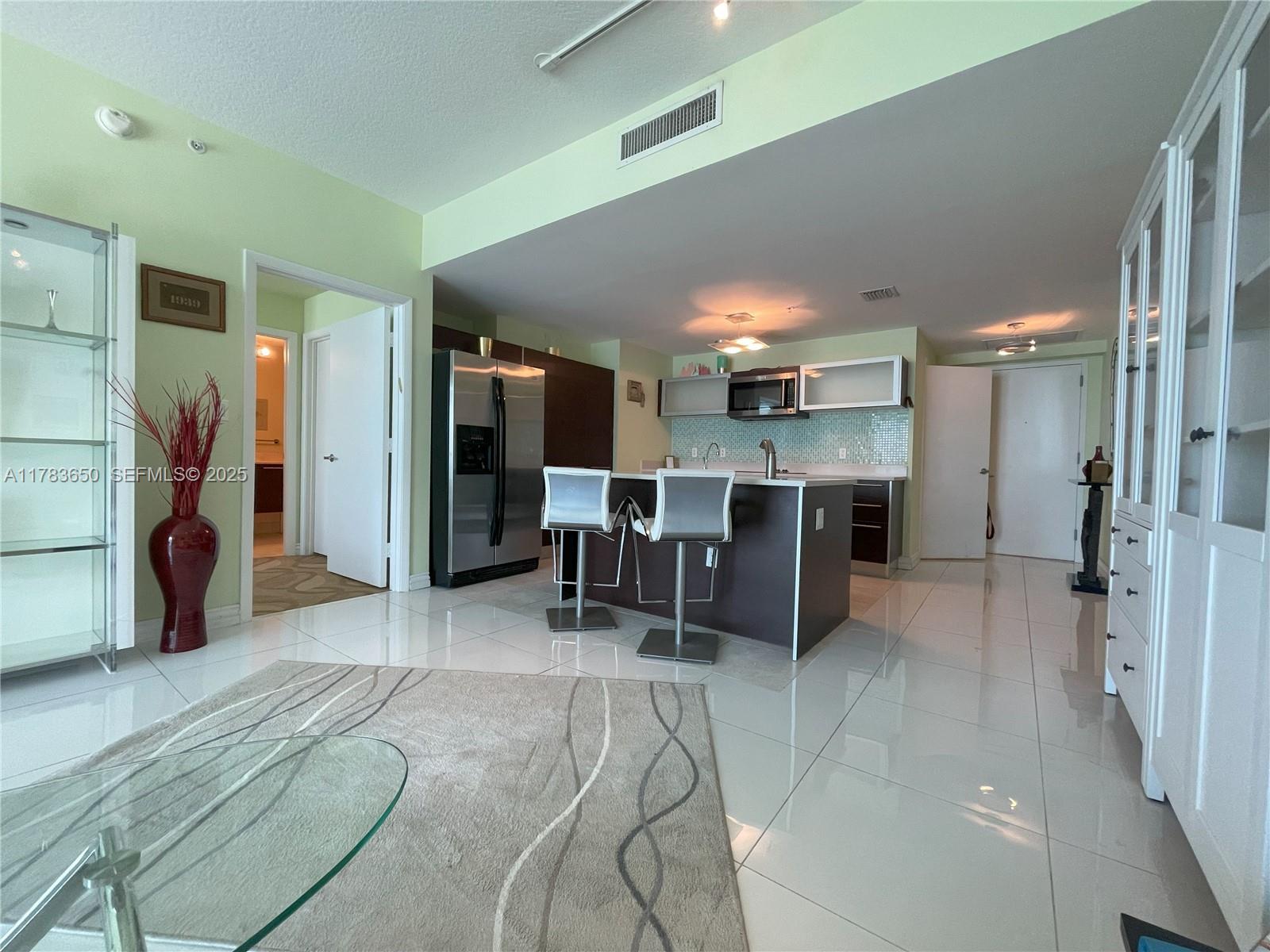1900 N Bayshore Drive 2404