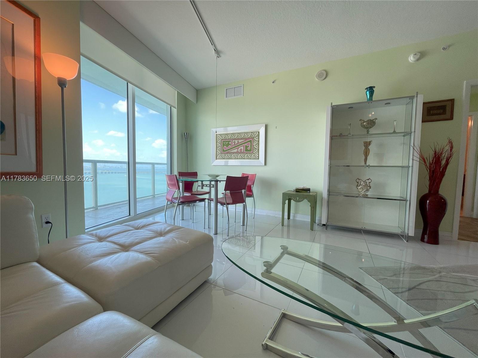 1900 N Bayshore Drive 2404