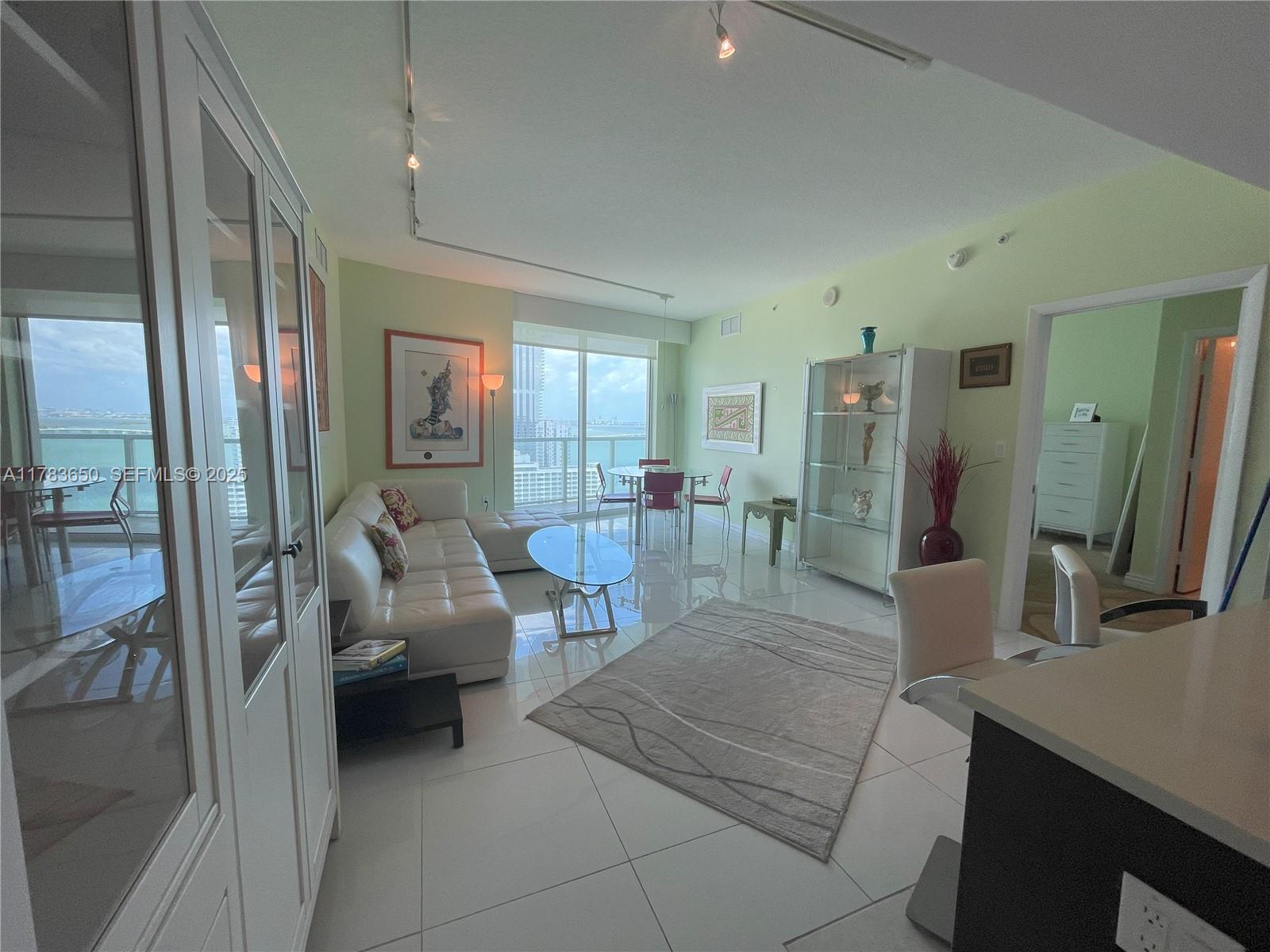 1900 N Bayshore Drive 2404