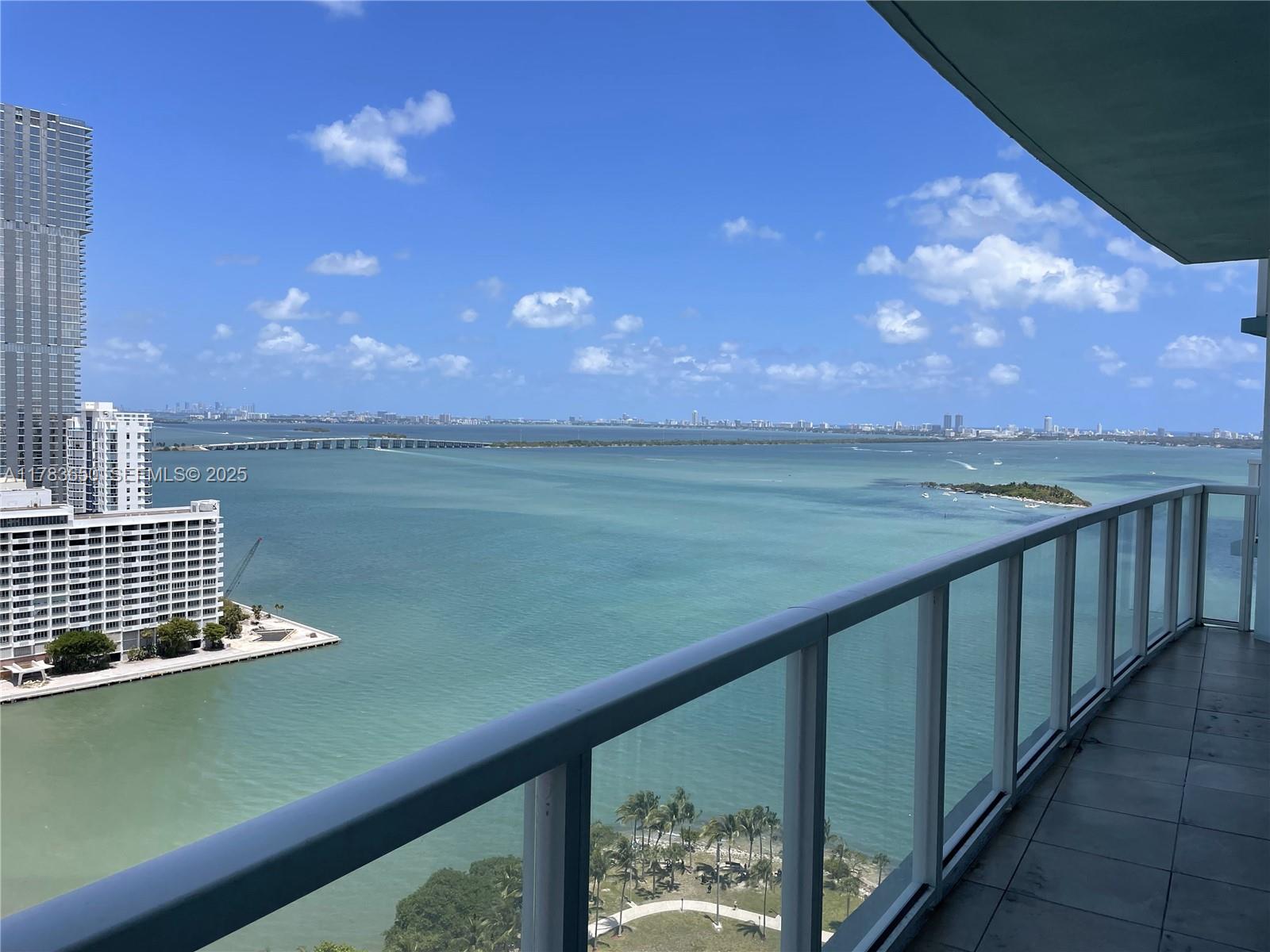 1900 N Bayshore Drive 2404