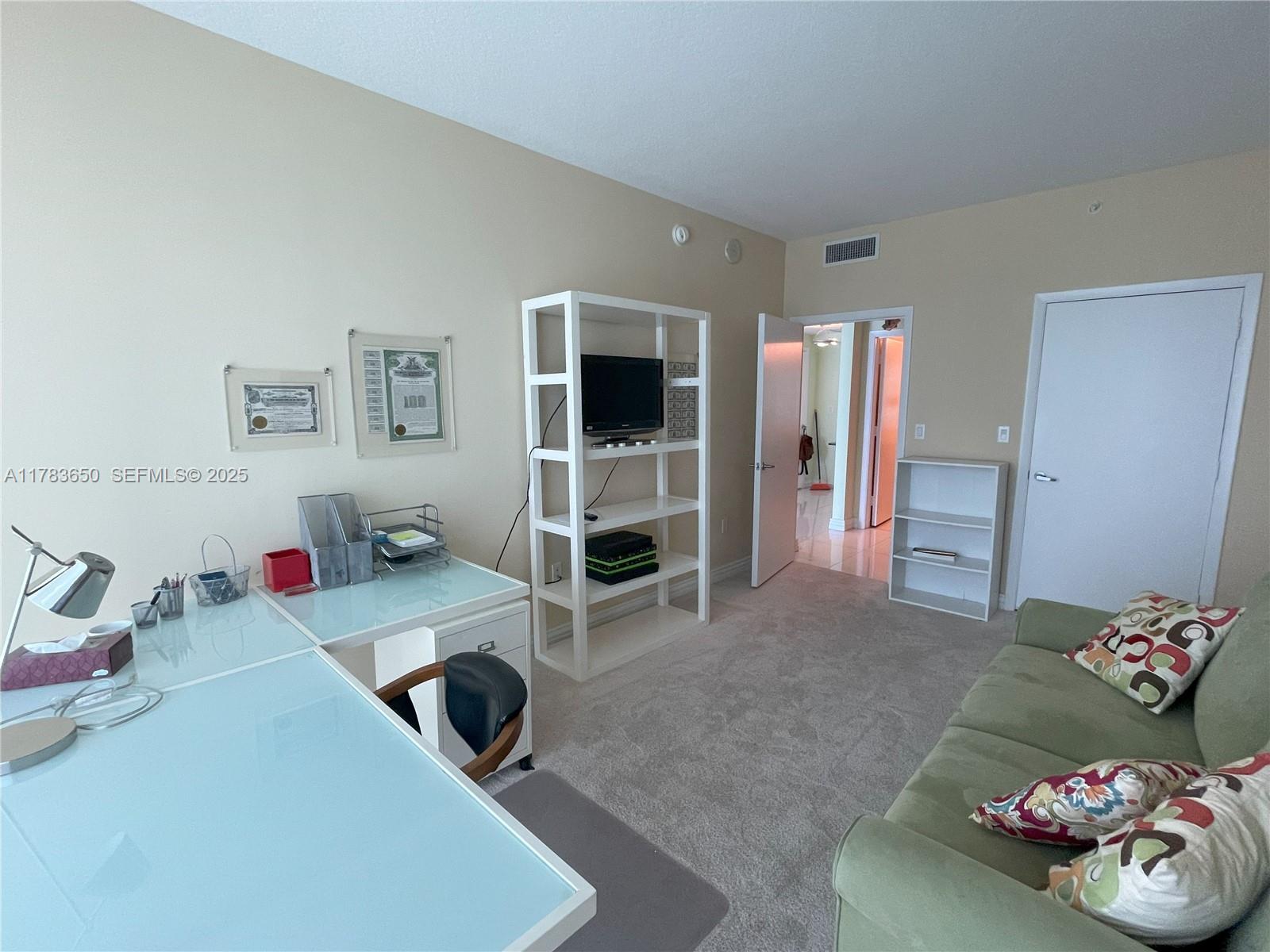 1900 N Bayshore Drive 2404