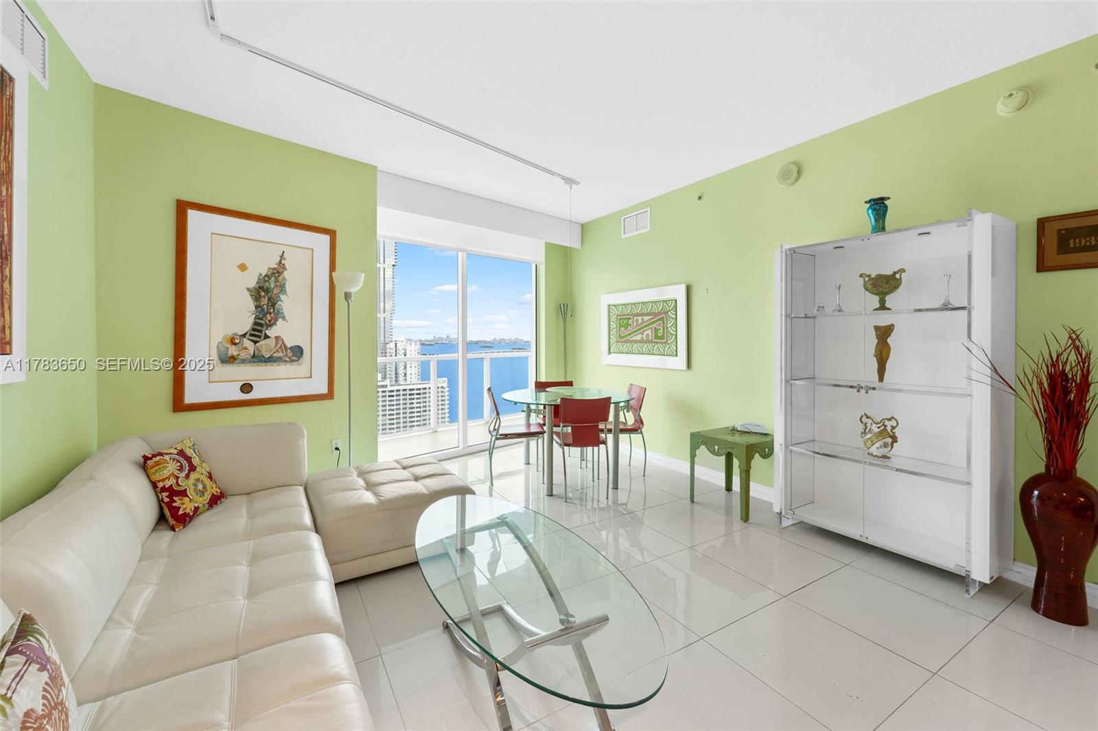 1900 N Bayshore Drive 2404