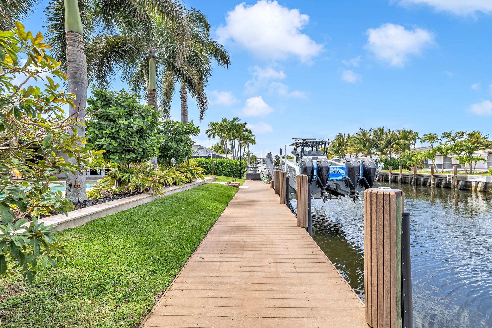 2471 NE 46th Street