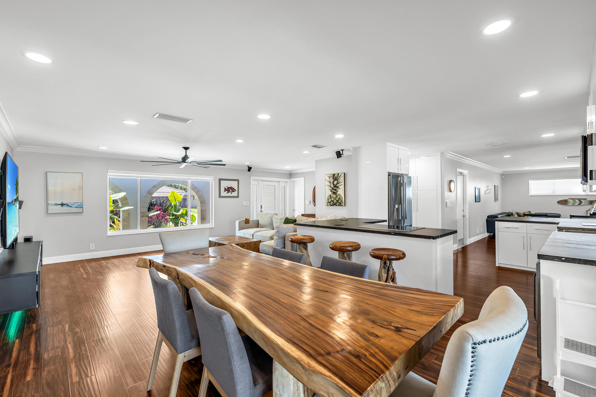 2471 NE 46th Street