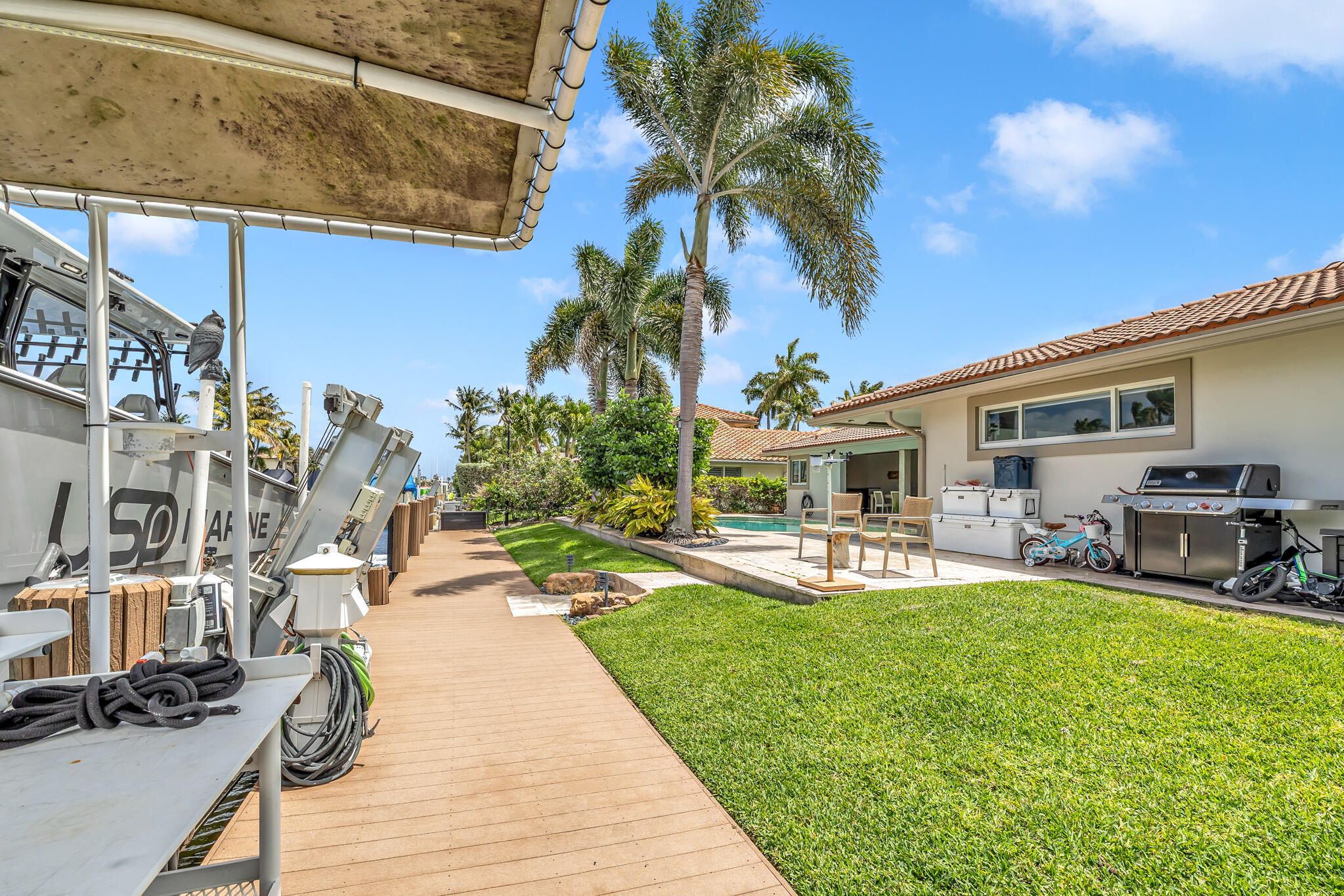 2471 NE 46th Street