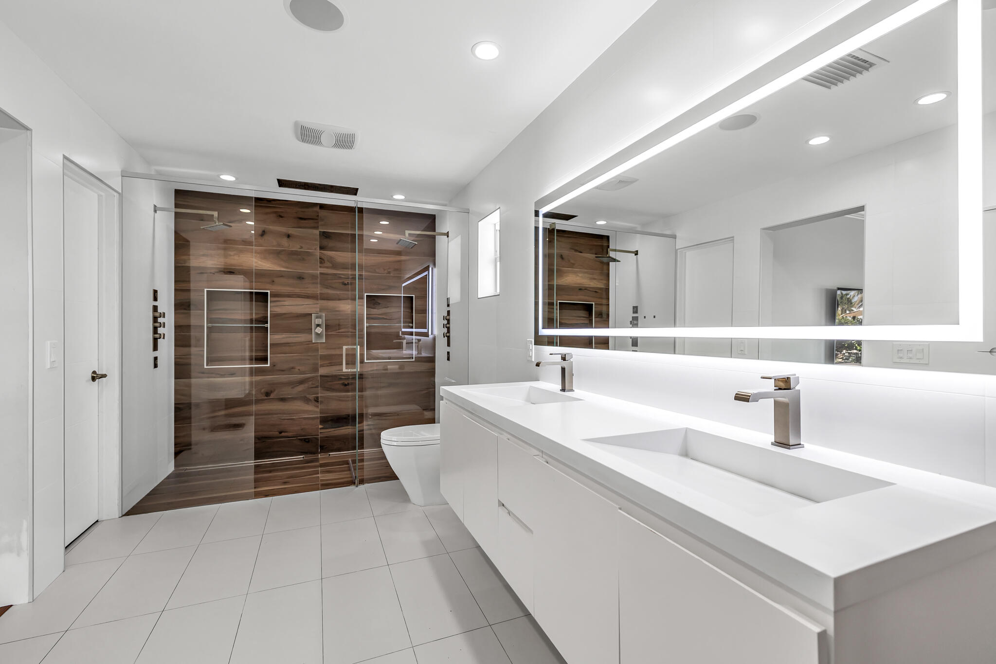 2471 NE 46th Street