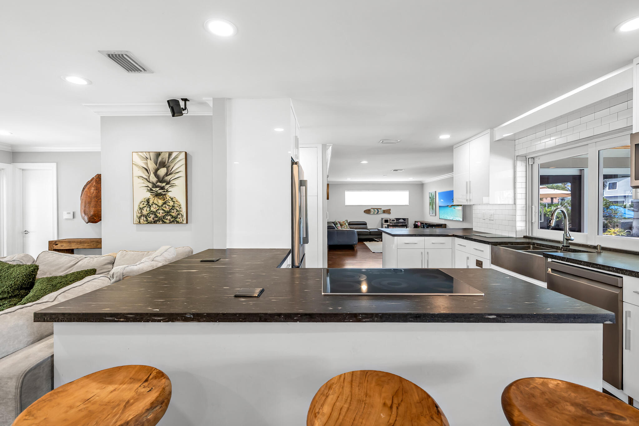 2471 NE 46th Street