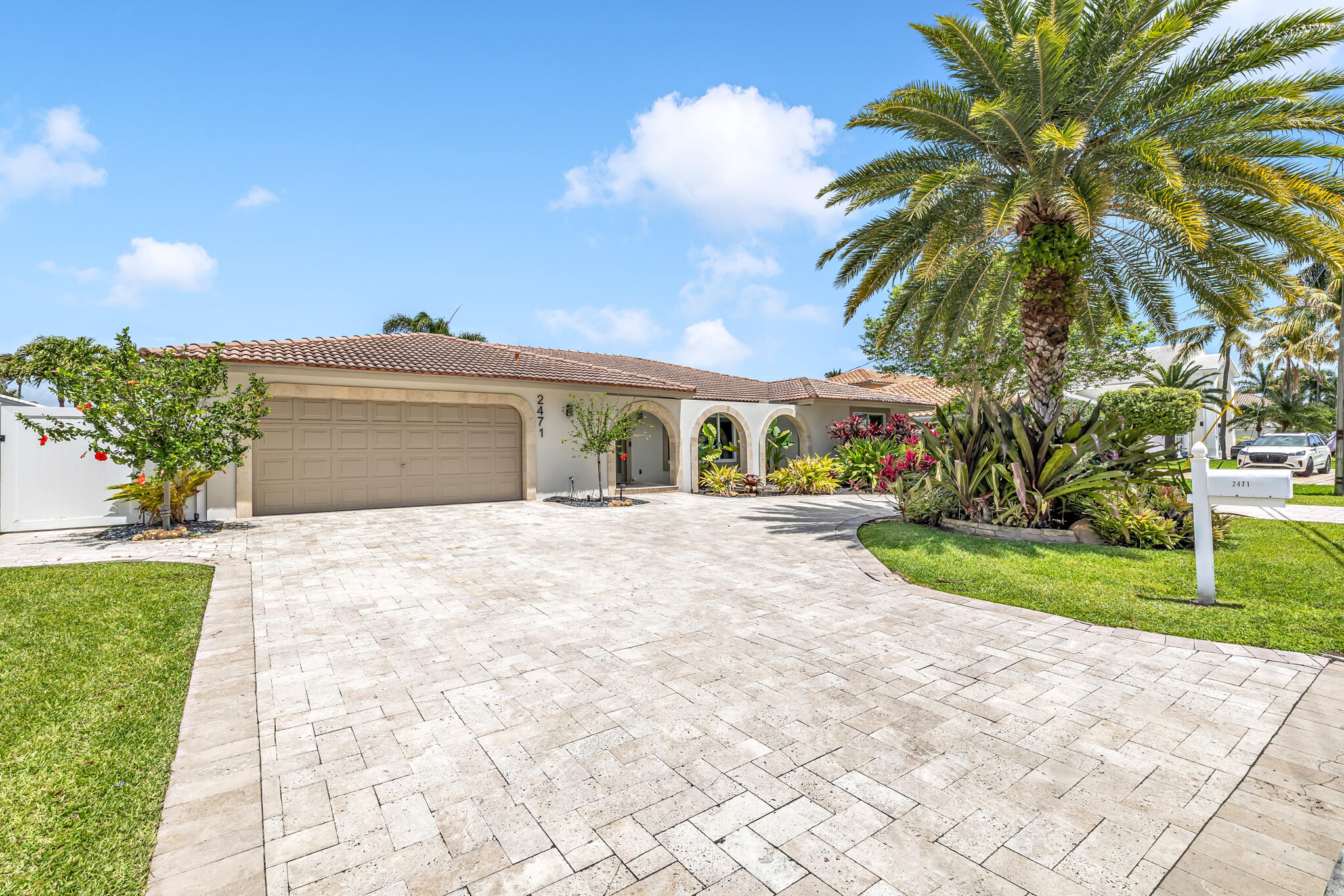 2471 NE 46th Street