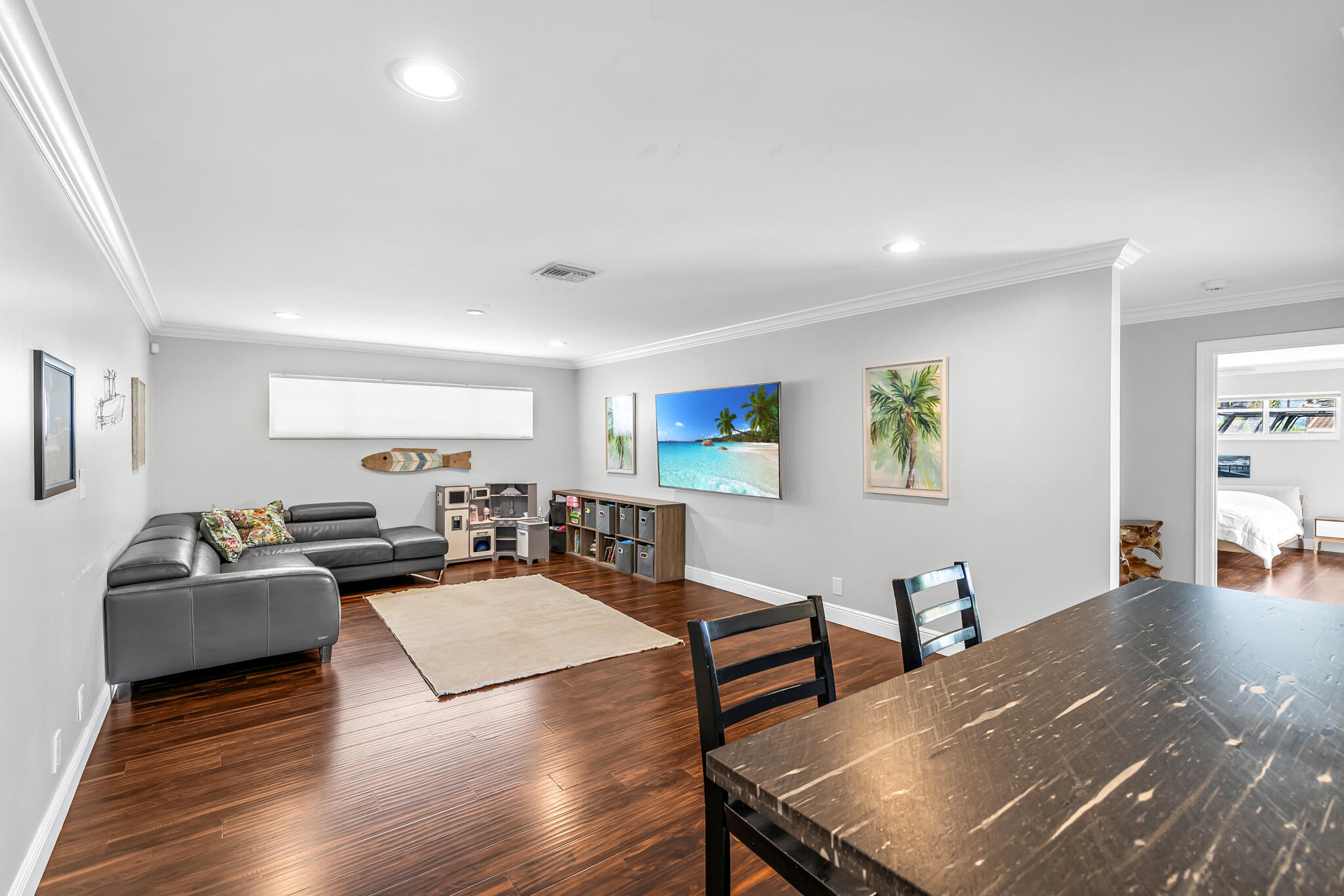 2471 NE 46th Street