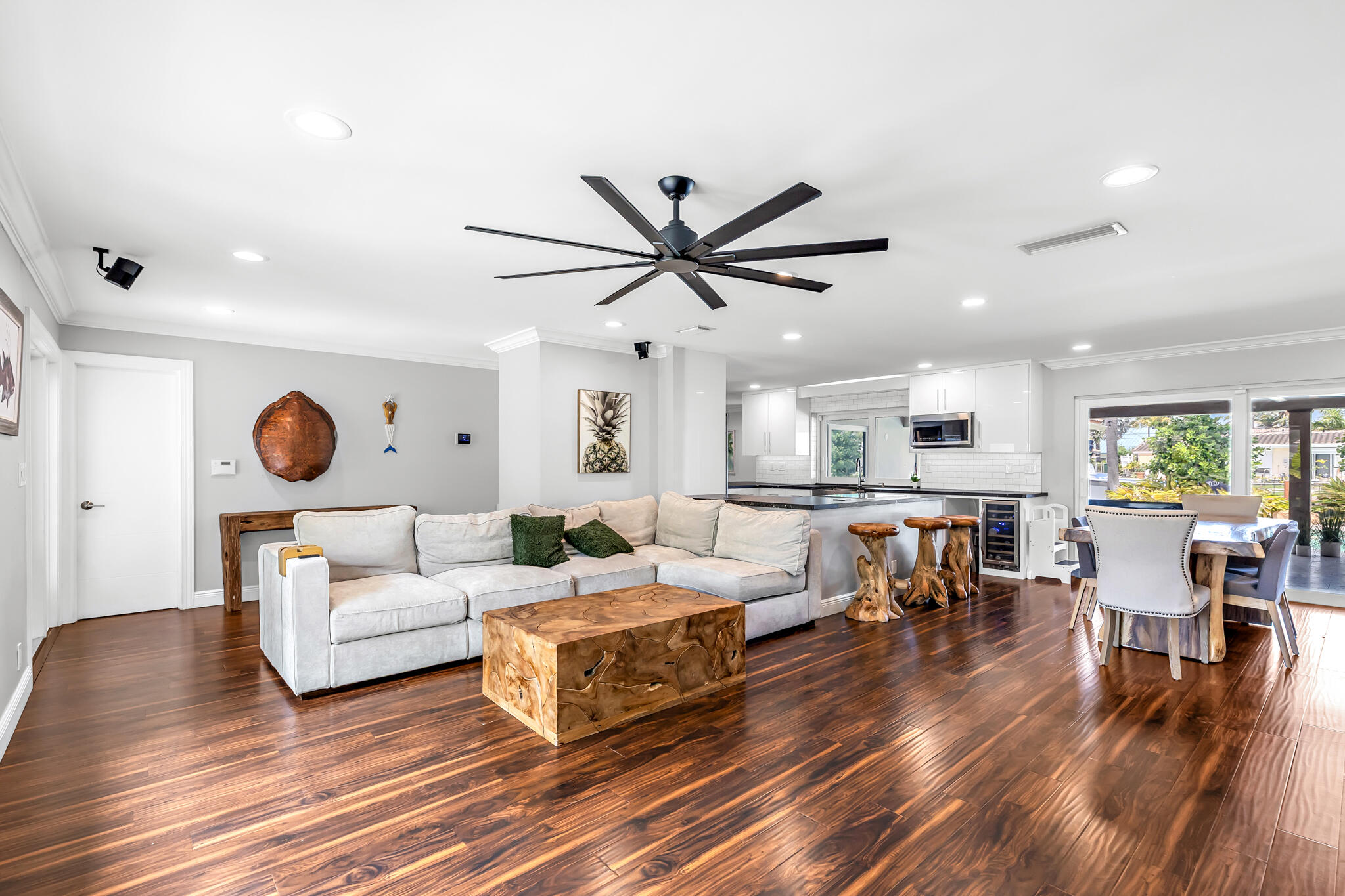 2471 NE 46th Street