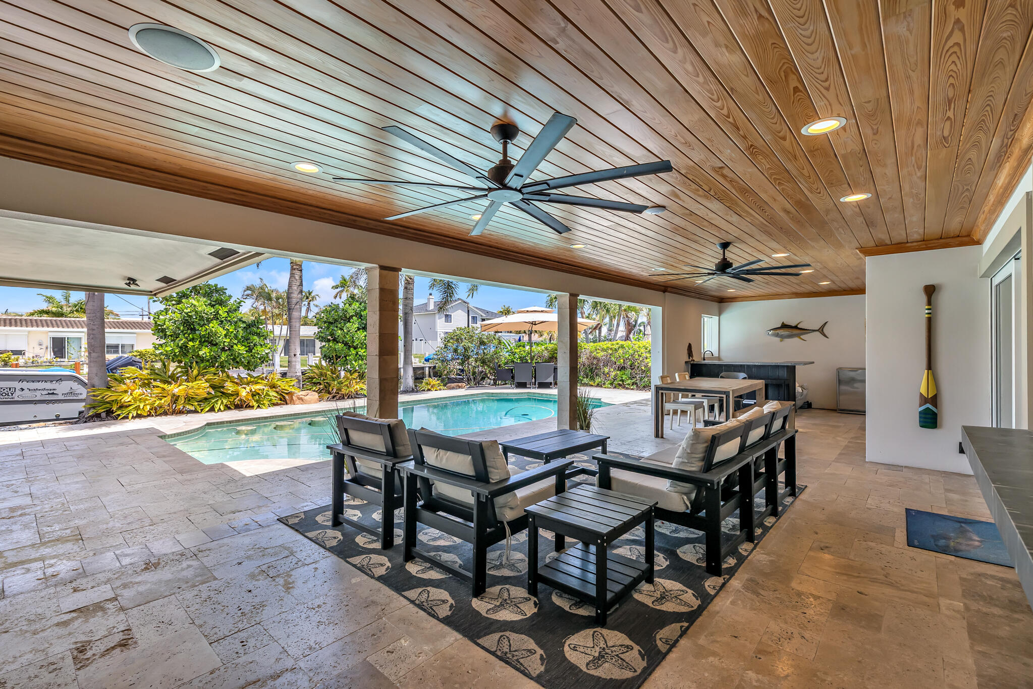 2471 NE 46th Street