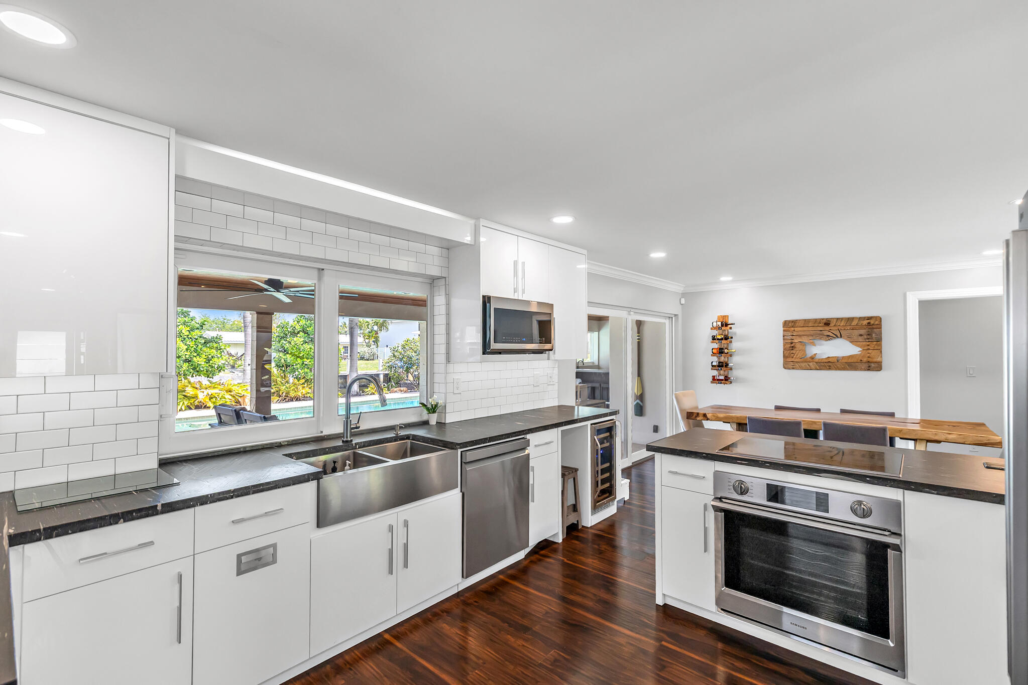 2471 NE 46th Street