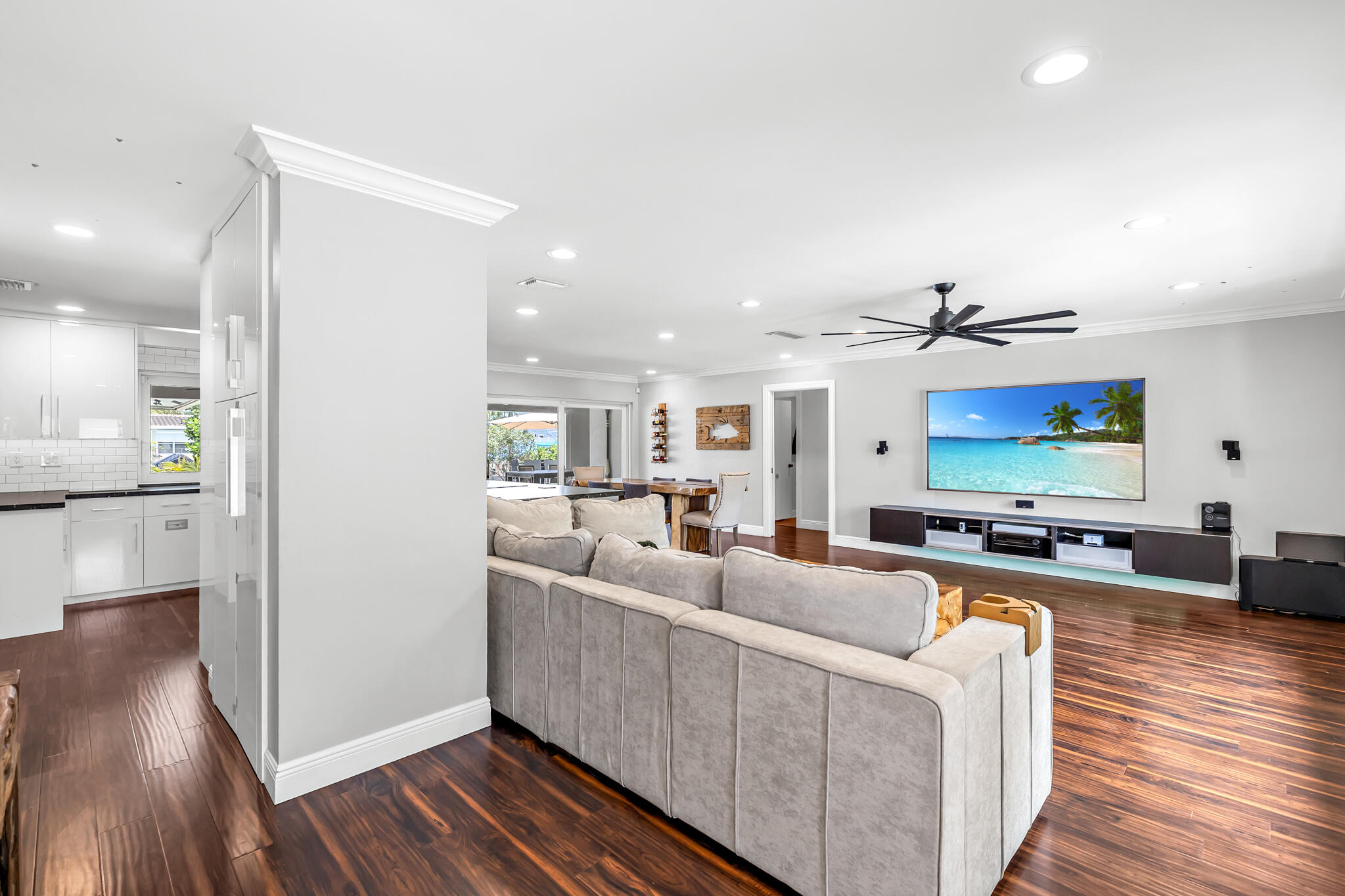 2471 NE 46th Street