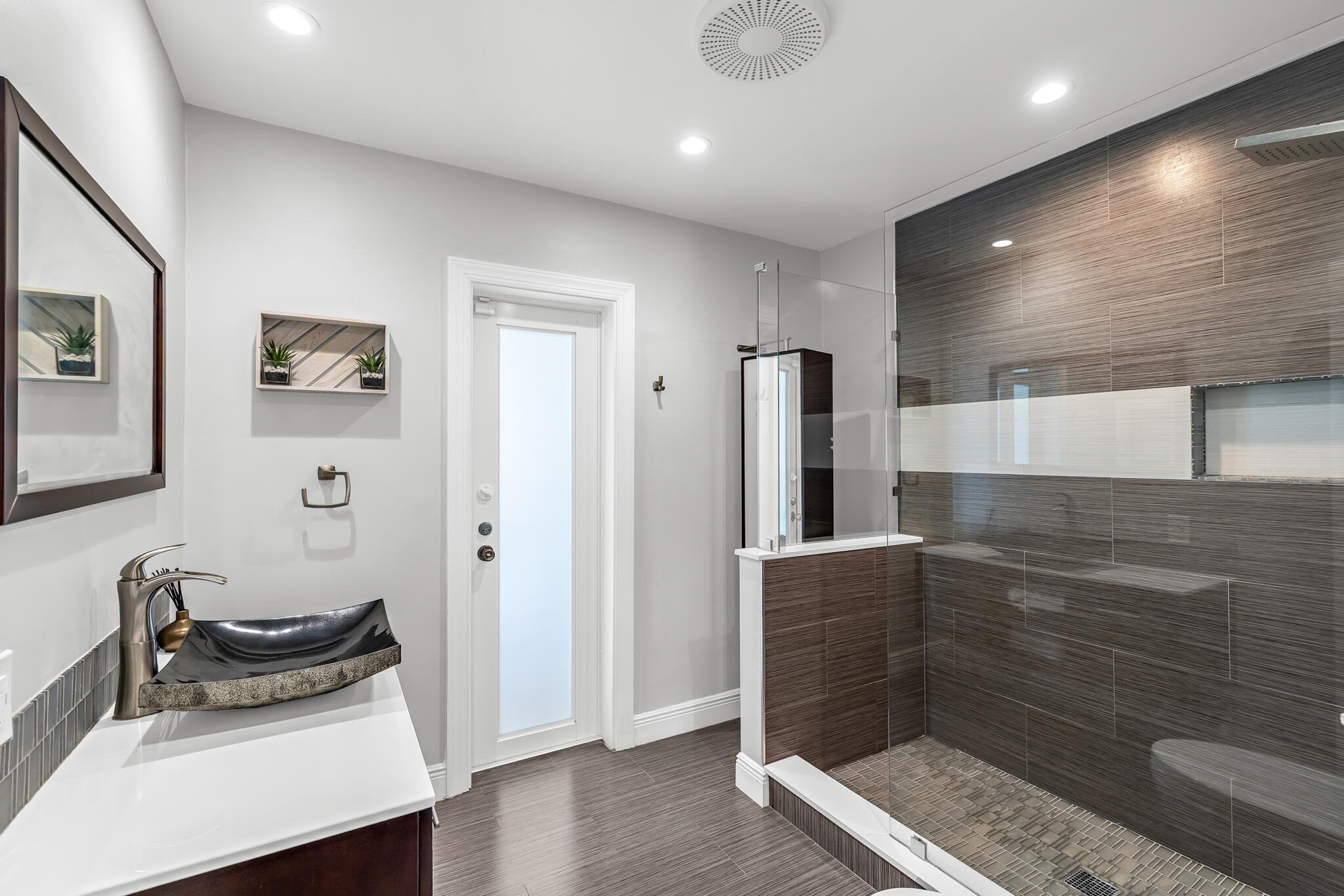 2471 NE 46th Street