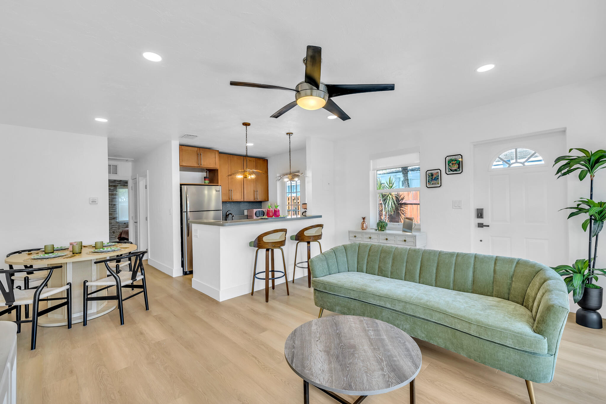 2412 NE 4th Street W