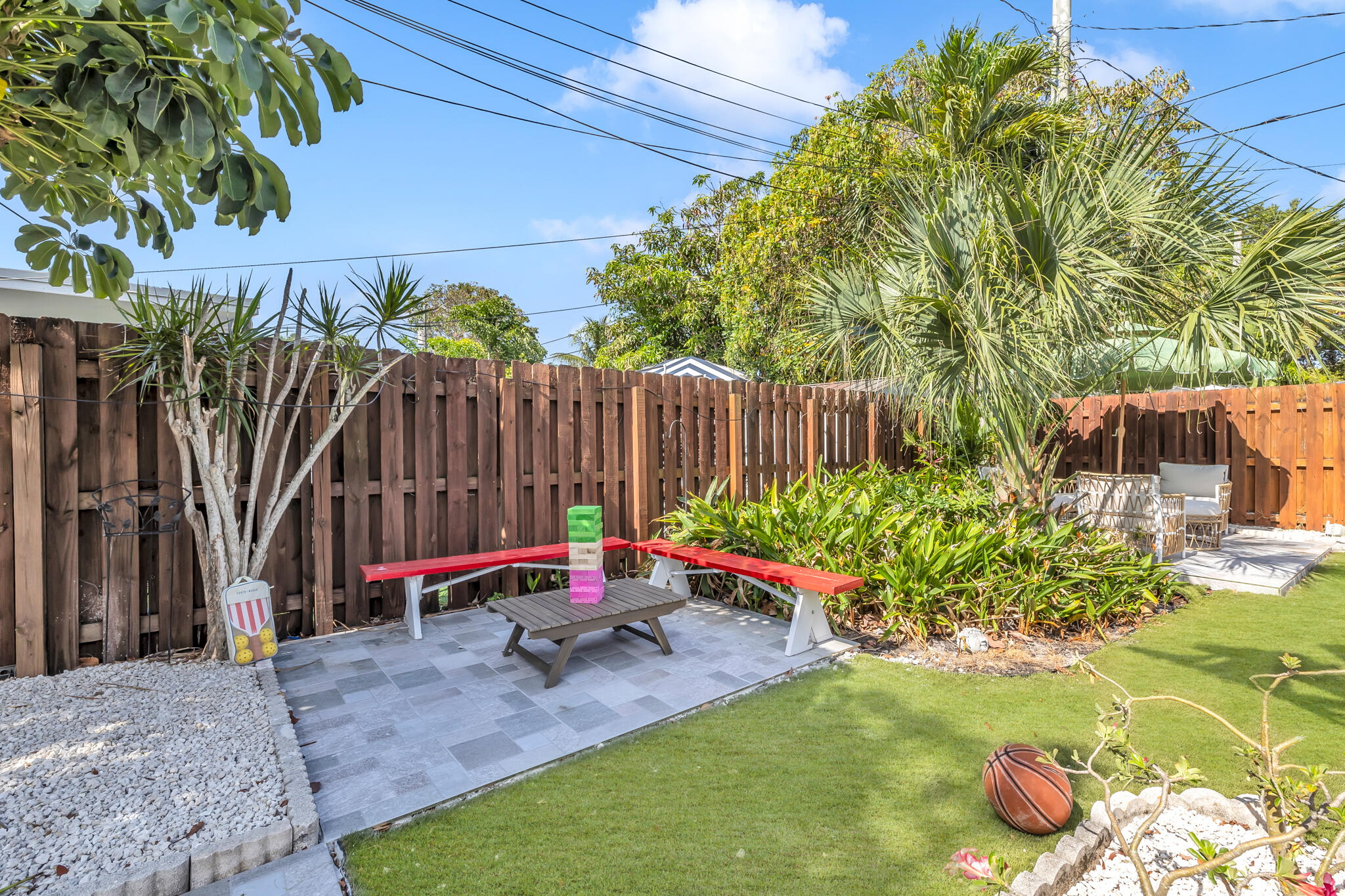 2412 NE 4th Street W