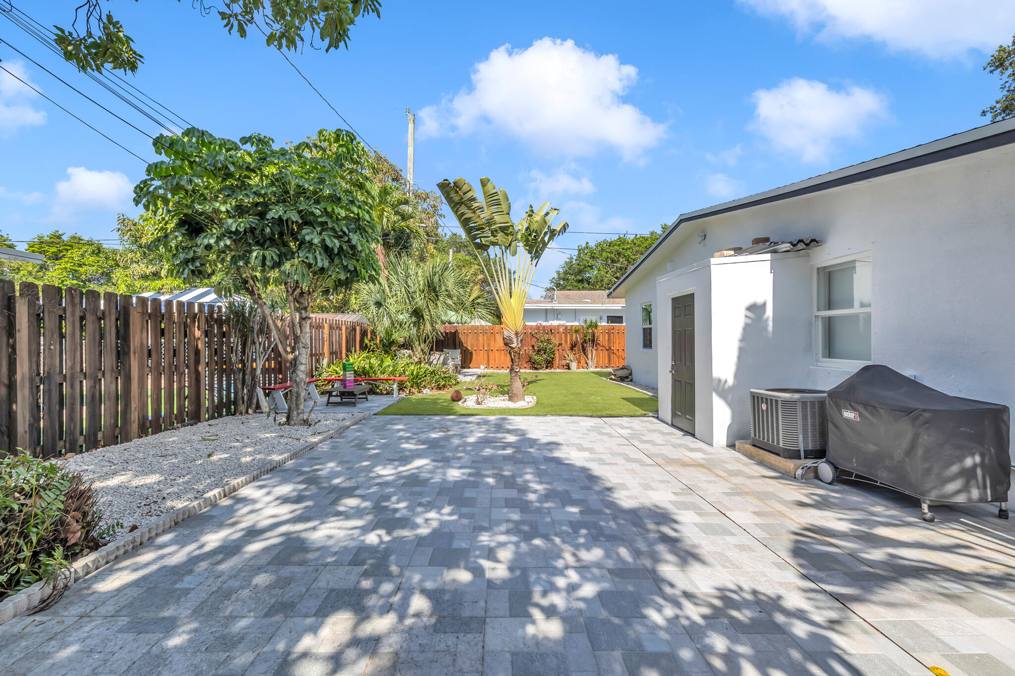 2412 NE 4th Street W