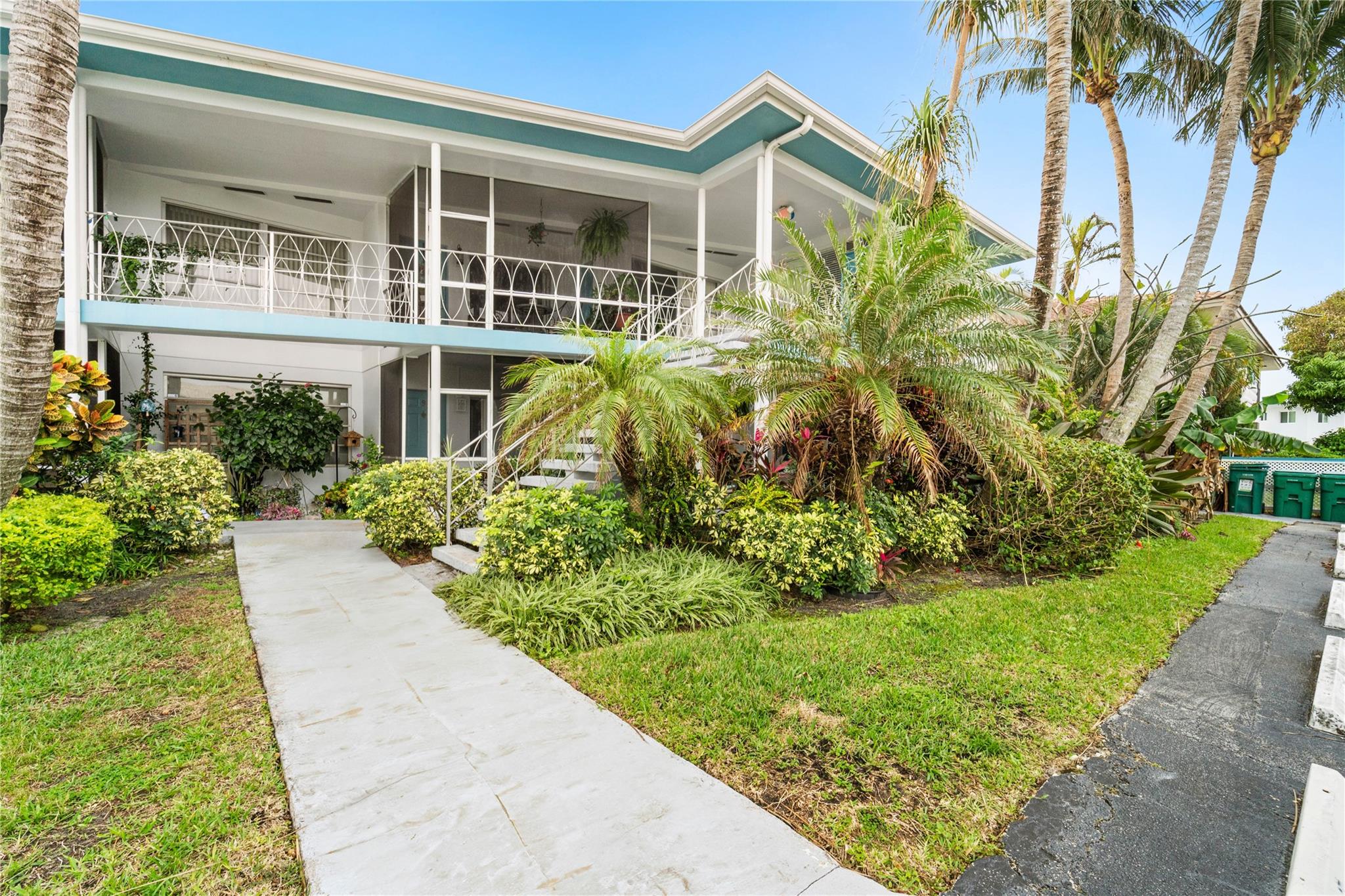 2748 NE 28th Ave 10