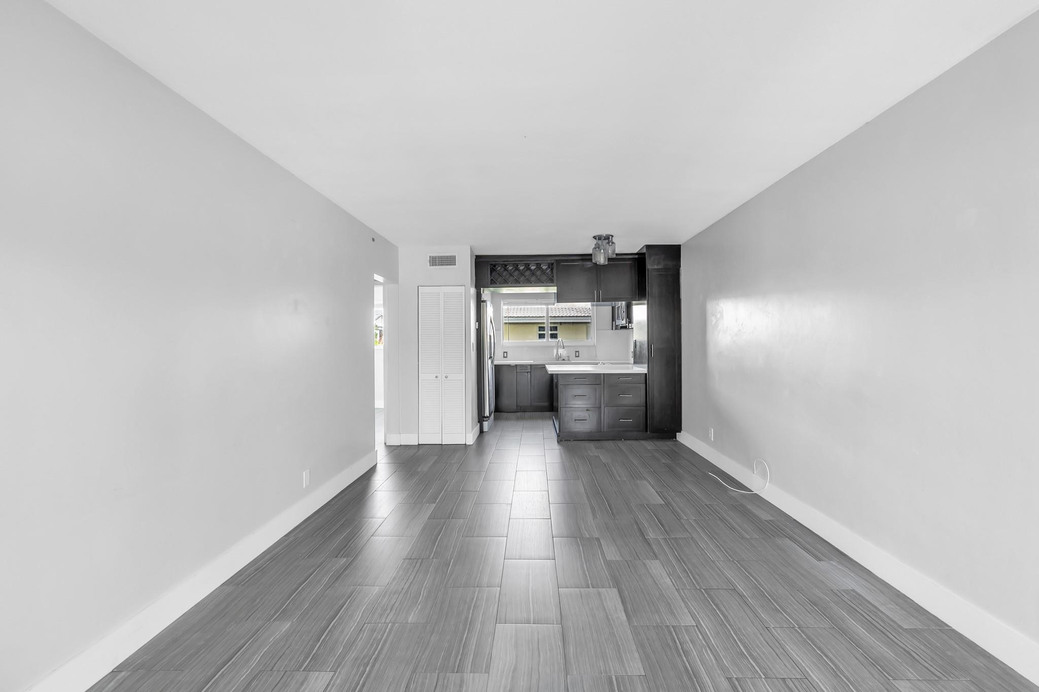 2748 NE 28th Ave 4