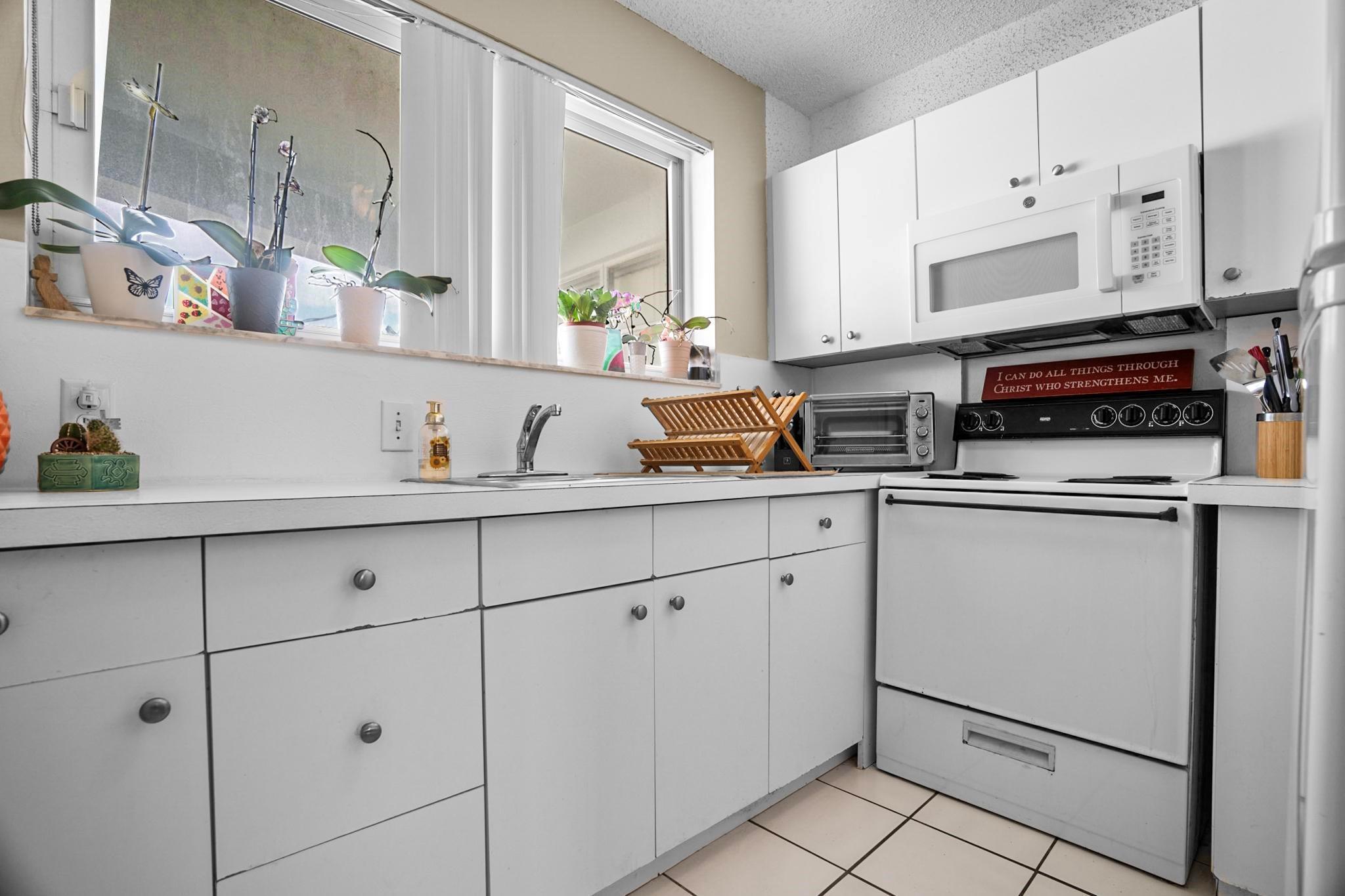 2748 NE 28th Ave 13