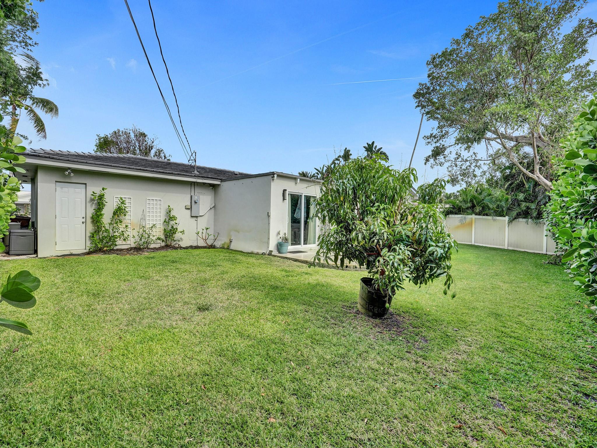 801 SE 9th Ave
