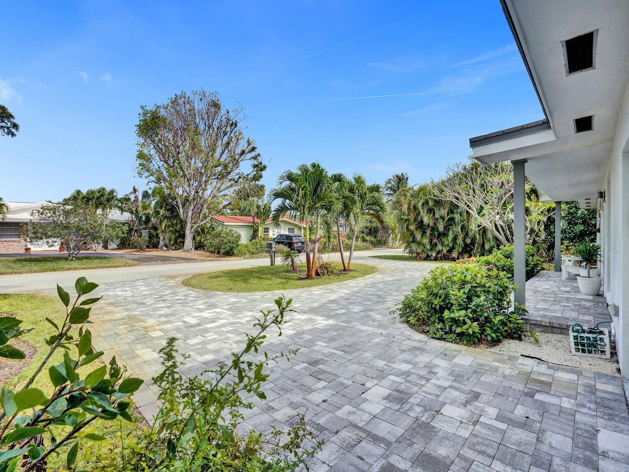 801 SE 9th Ave