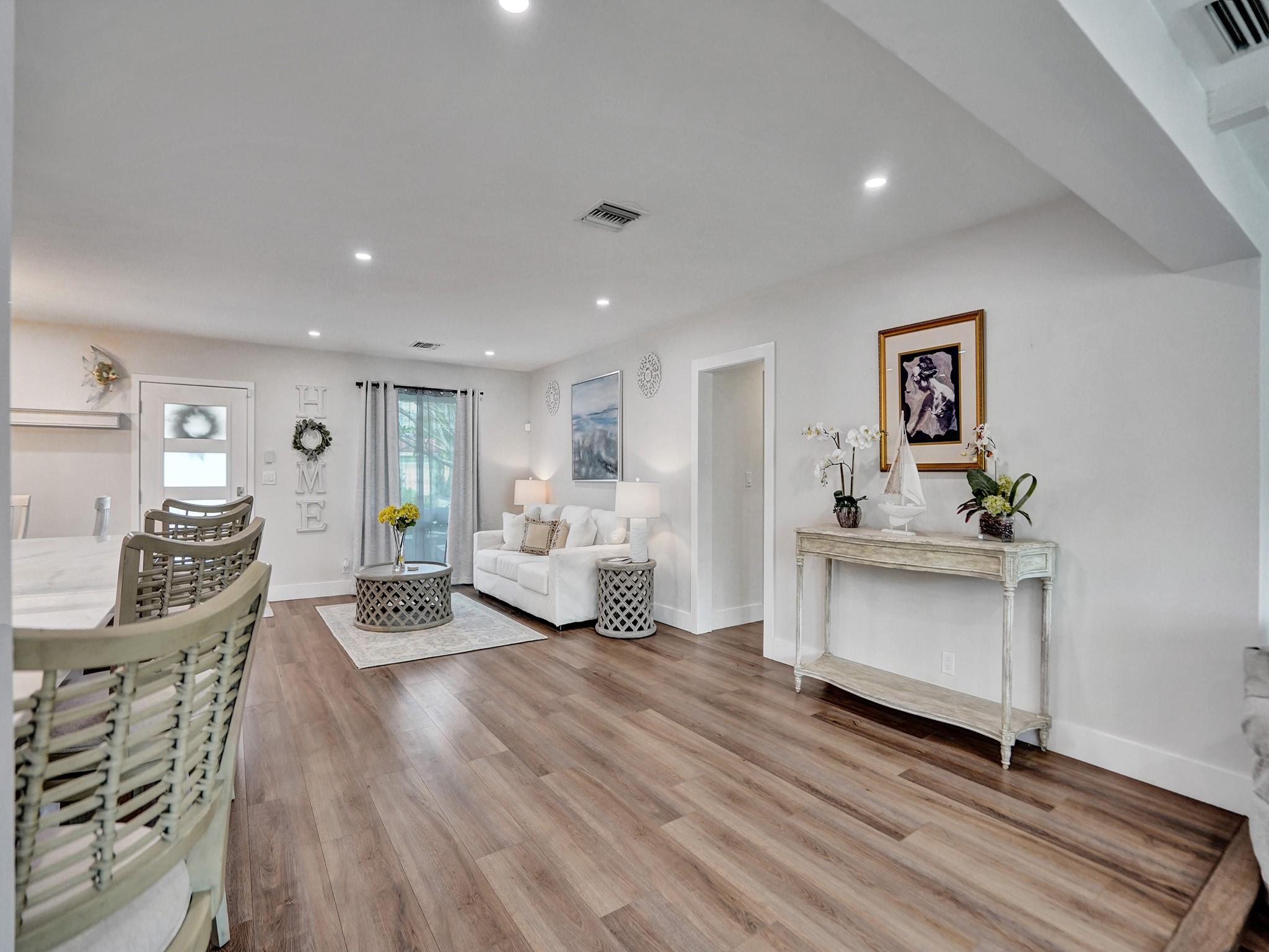801 SE 9th Ave