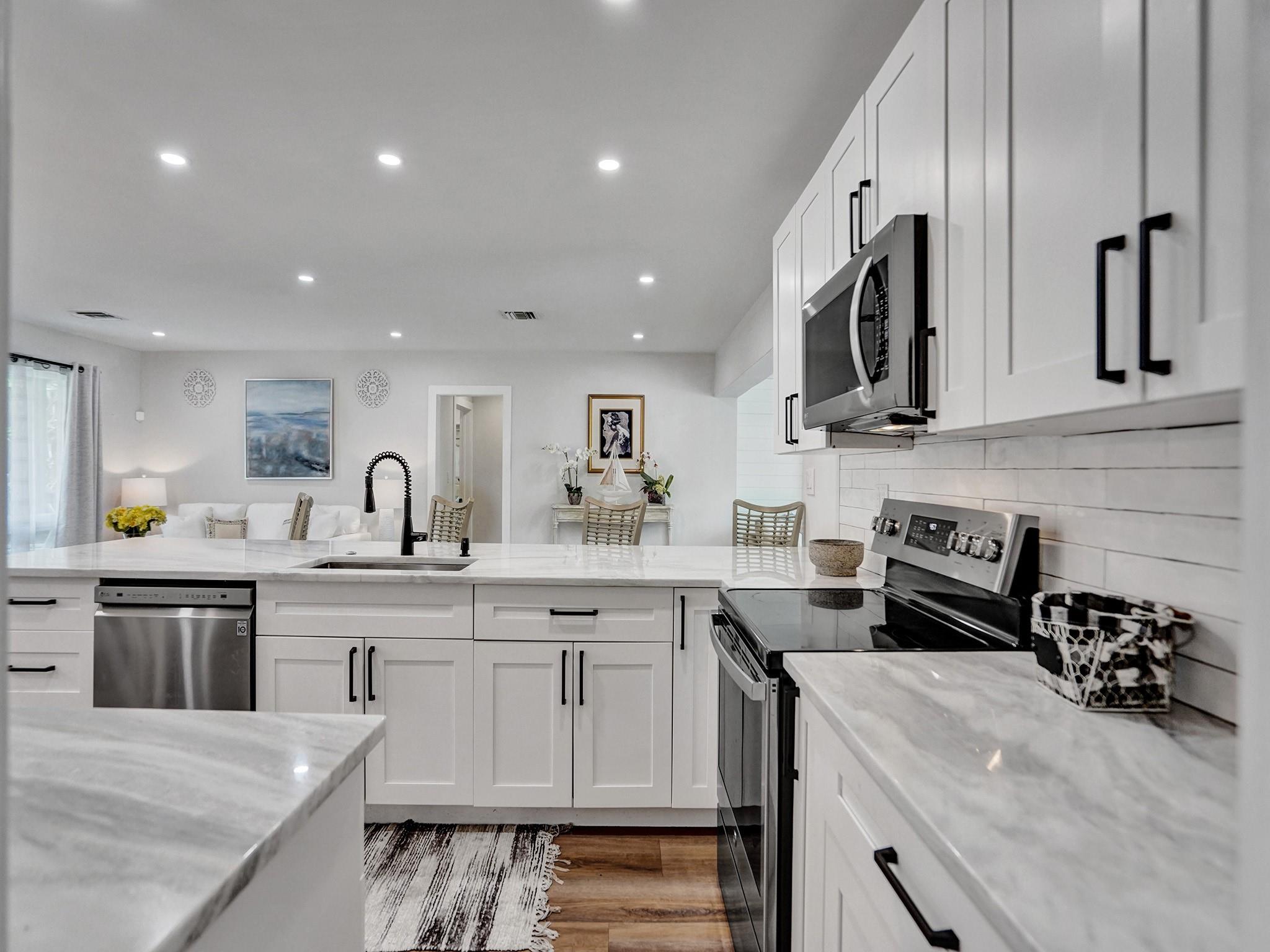 801 SE 9th Ave