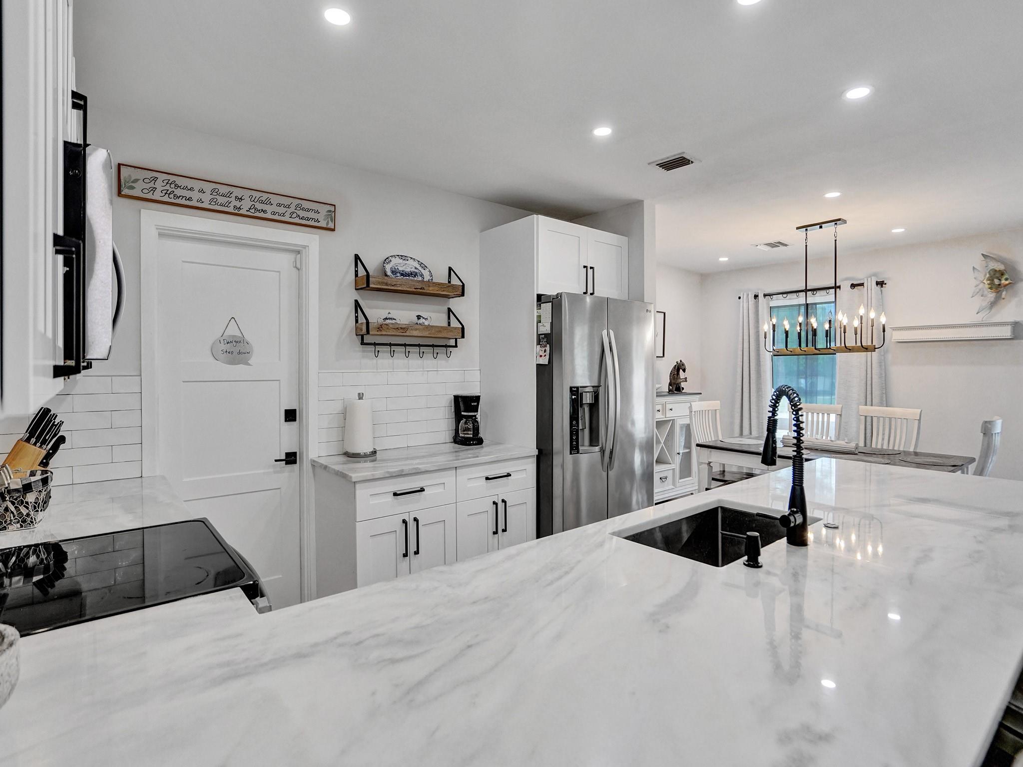 801 SE 9th Ave