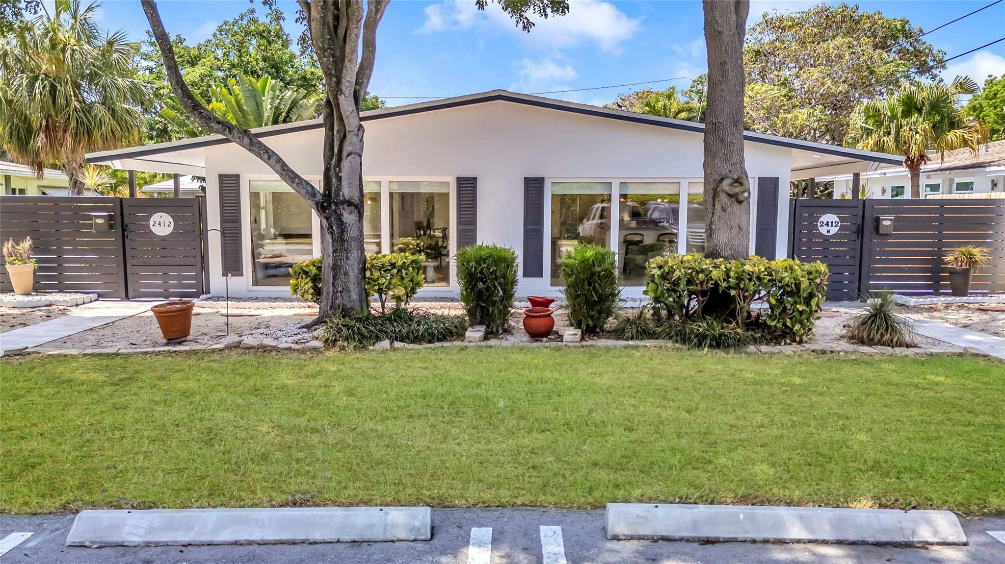 2412 NE 4th Street W