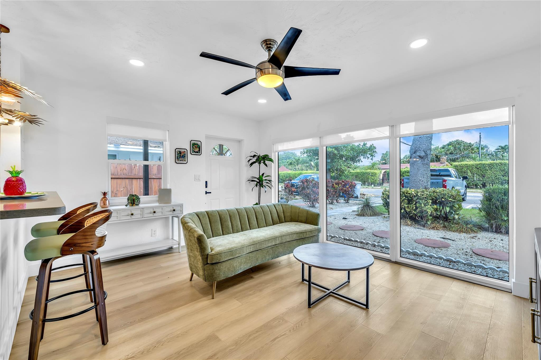 2412 NE 4th Street W