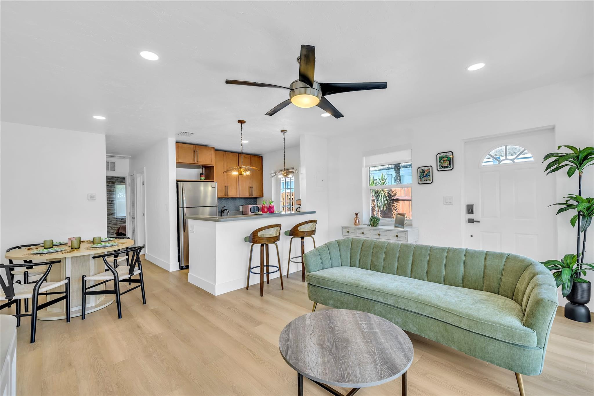 2412 NE 4th Street W