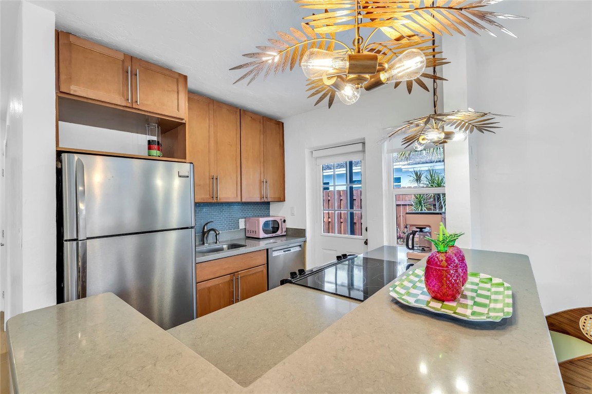 2412 NE 4th Street W